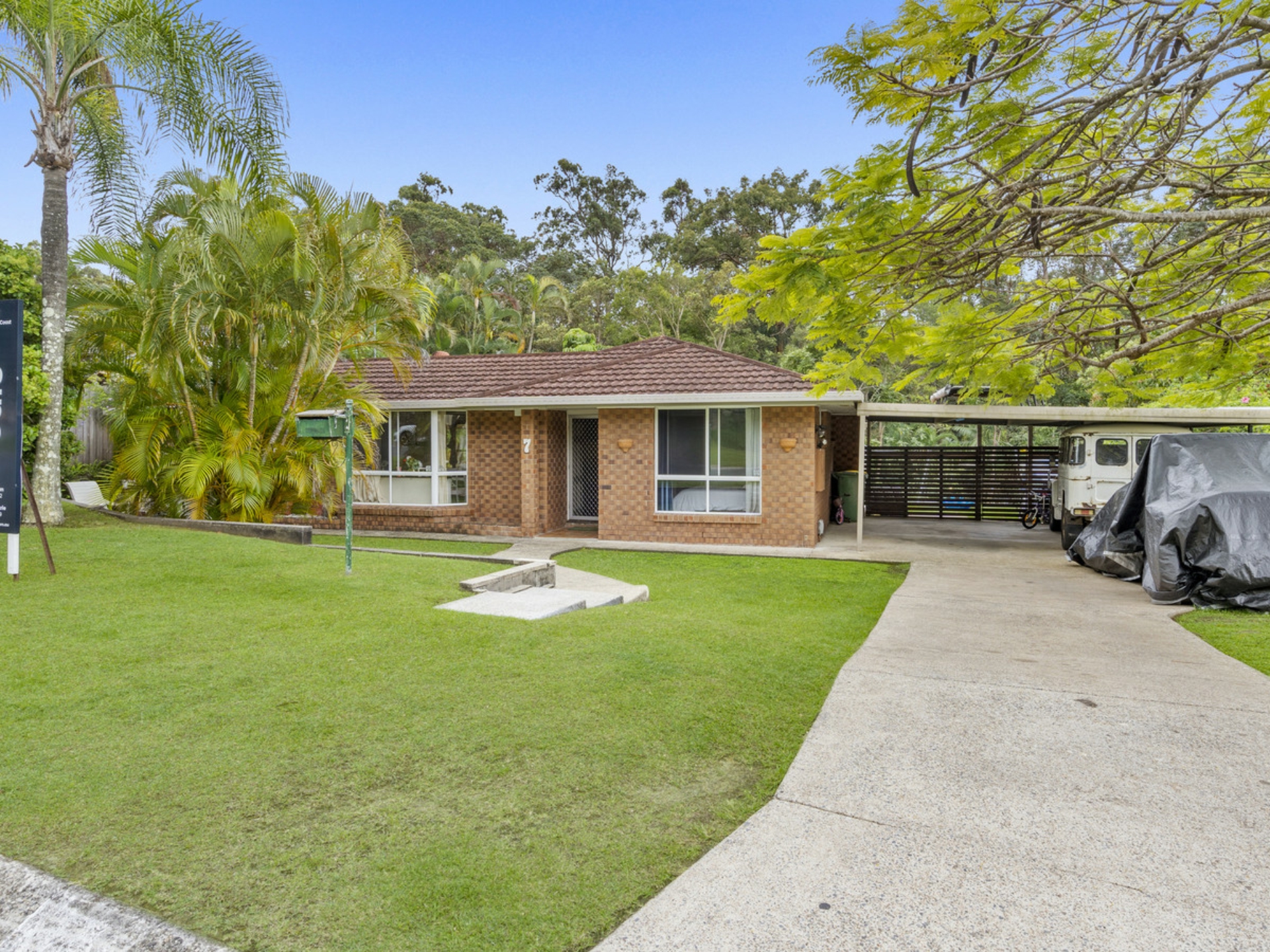 7 Orlando Court, Highland Park