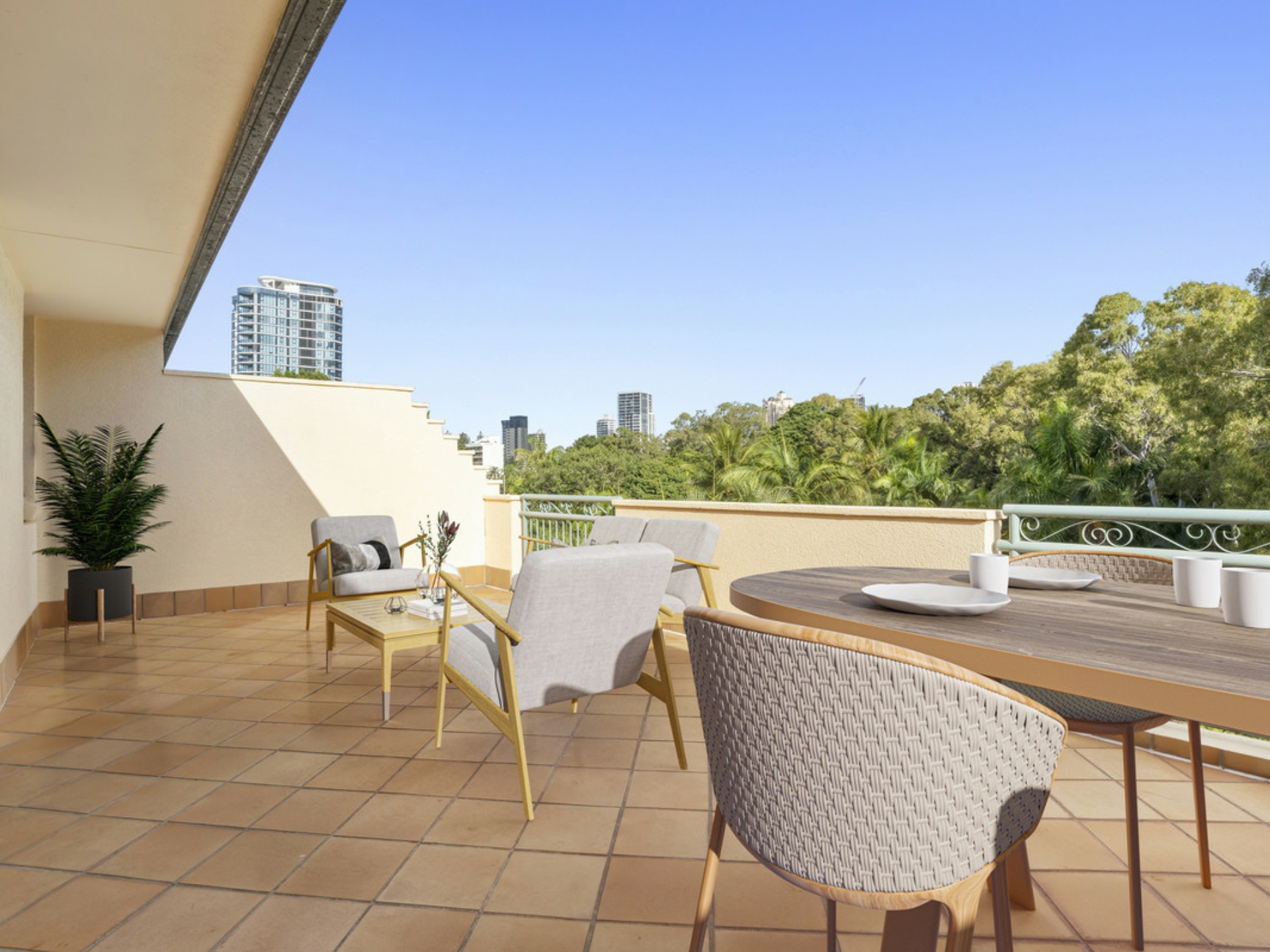 21/12 Monte Carlo Avenue, Surfers Paradise