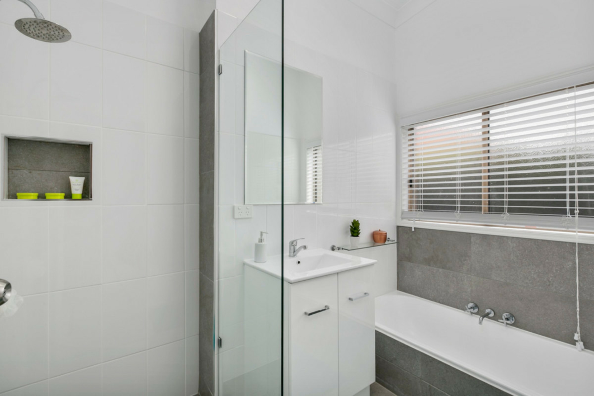 13 Bradstone Road, CARRARA
