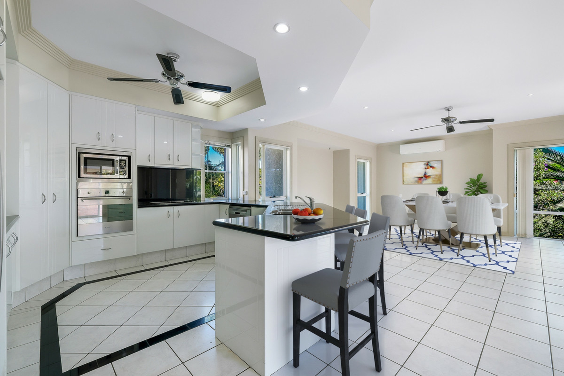 30 Kuranda Drive, ROBINA