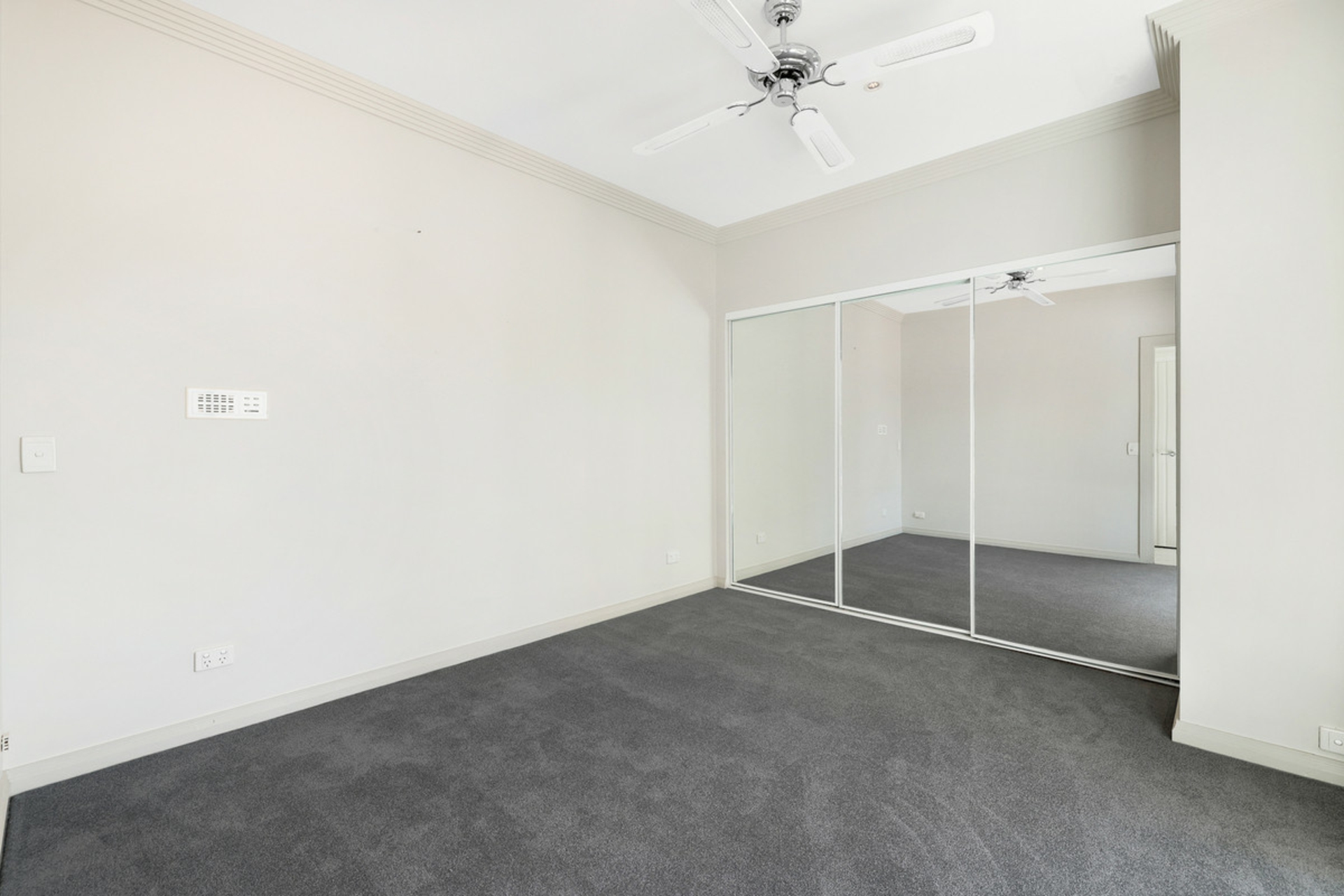 30 Kuranda Drive, ROBINA