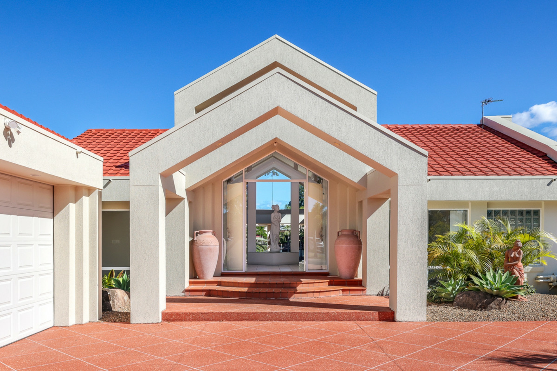 30 Kuranda Drive, ROBINA