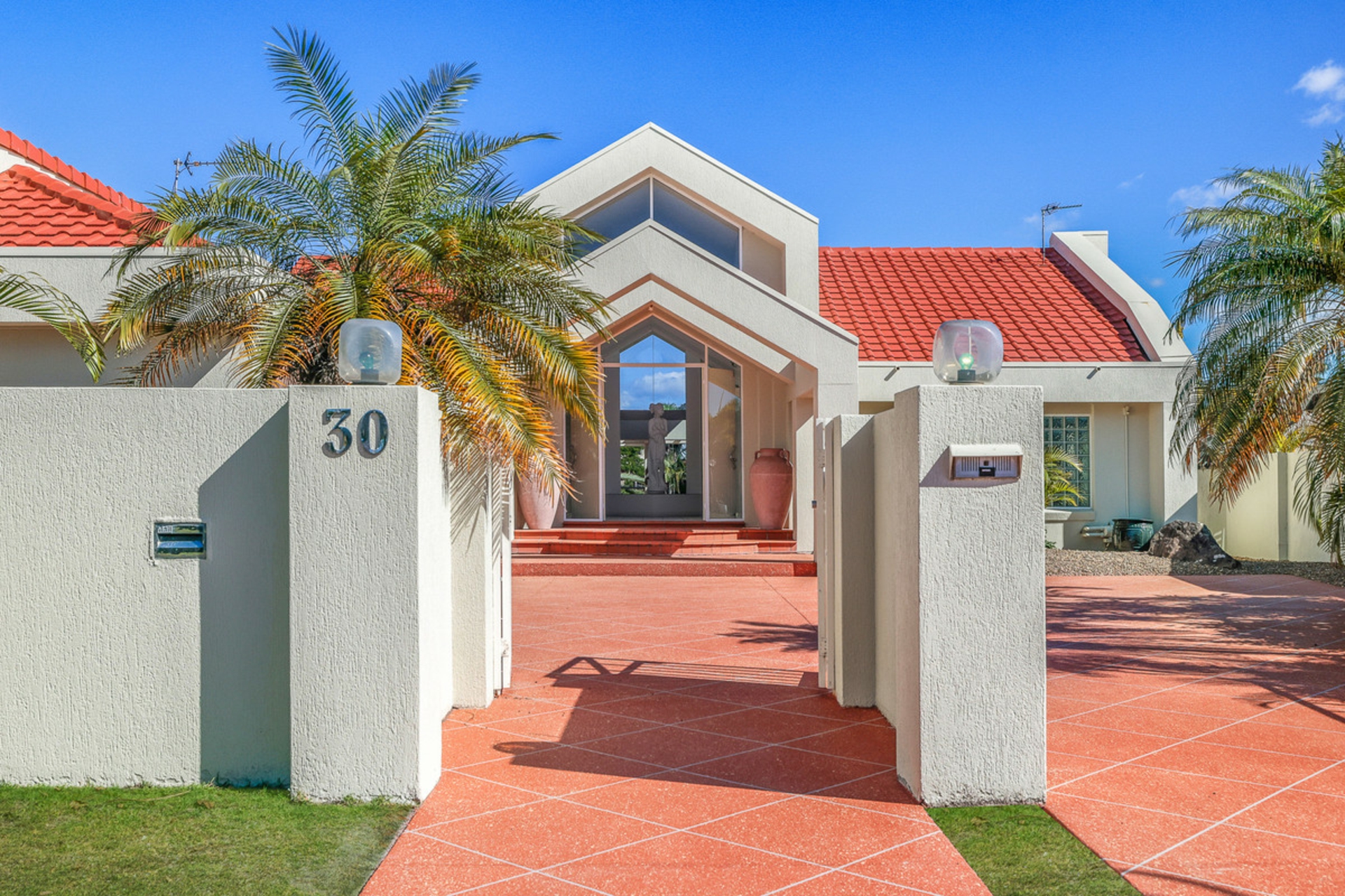 30 Kuranda Drive, ROBINA