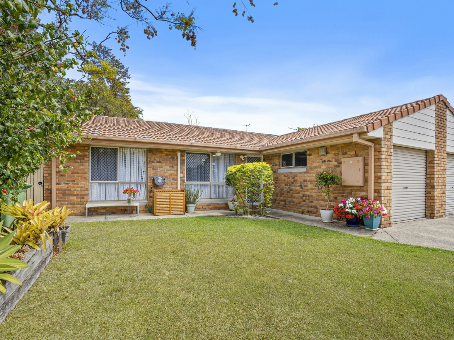2/74 Village Way, Oxenford