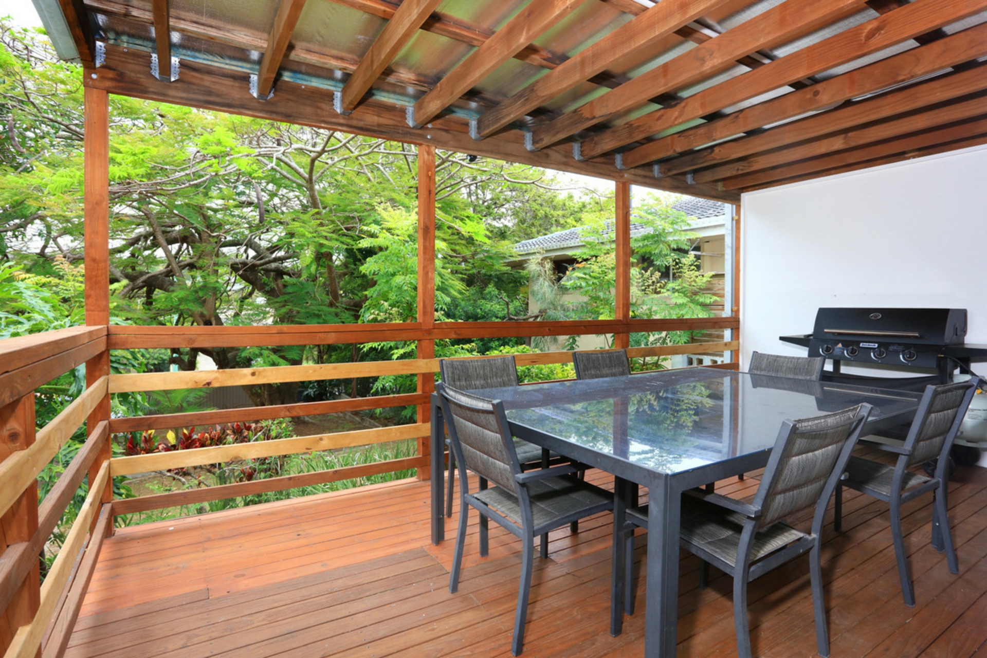 60 Benowa Road, SOUTHPORT