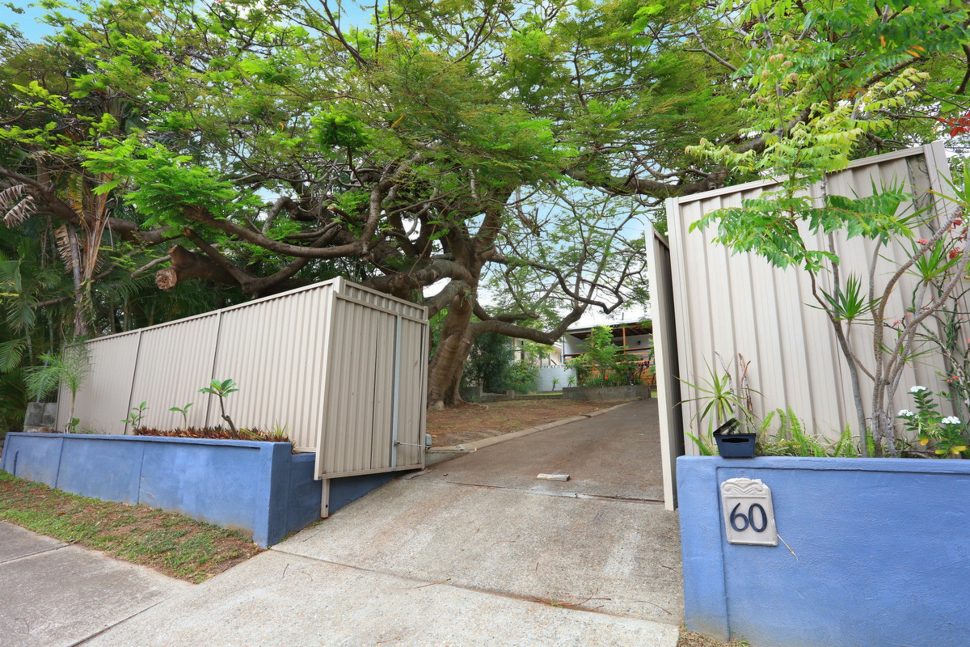 60 Benowa Road, SOUTHPORT