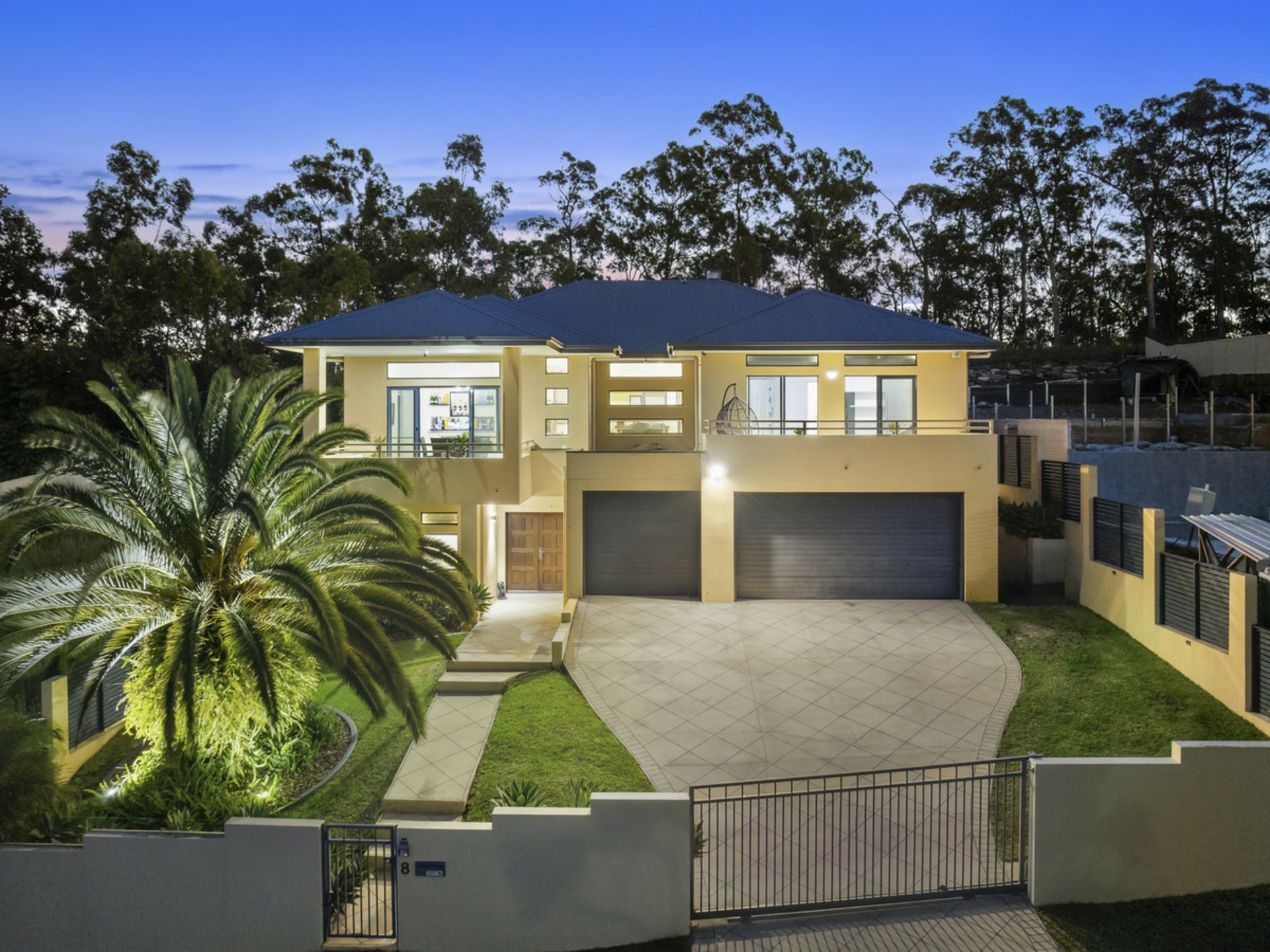 8 Chevron Rise, HIGHLAND PARK