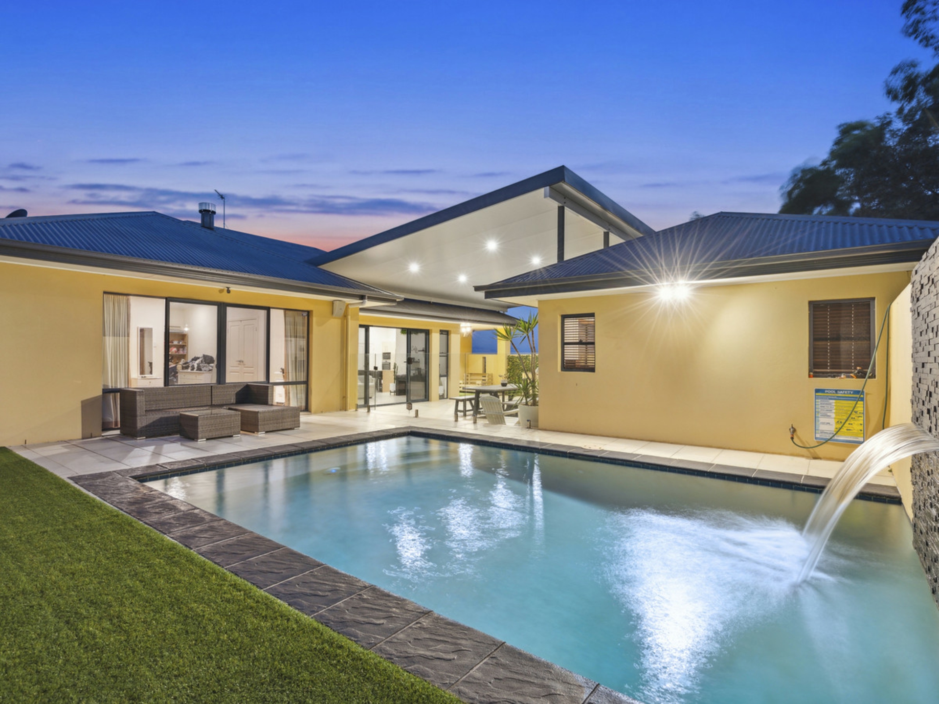 8 Chevron Rise, HIGHLAND PARK