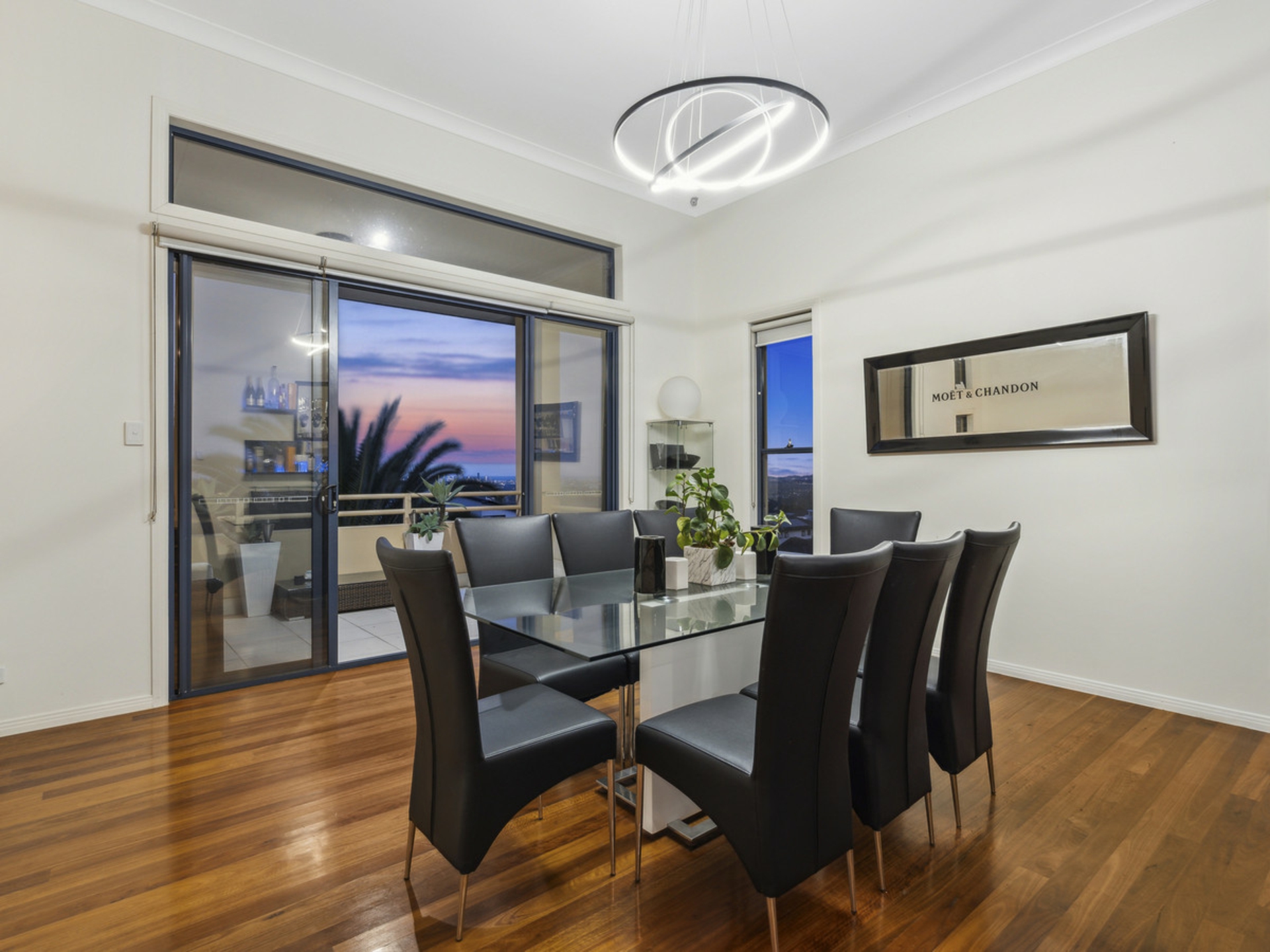 8 Chevron Rise, HIGHLAND PARK