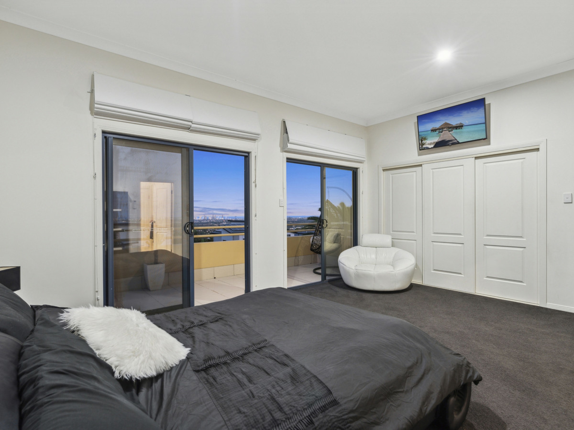 8 Chevron Rise, HIGHLAND PARK