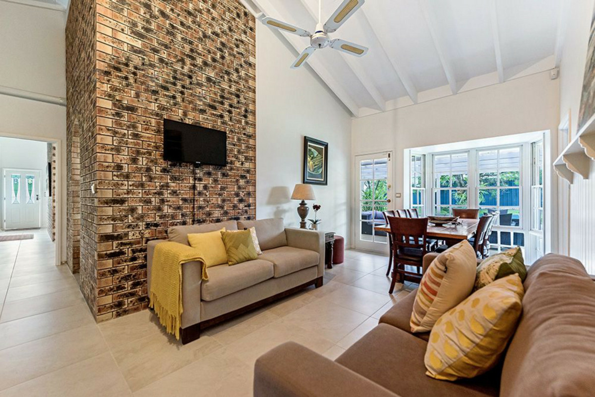 1/4 Cromwell Court, TALLAI