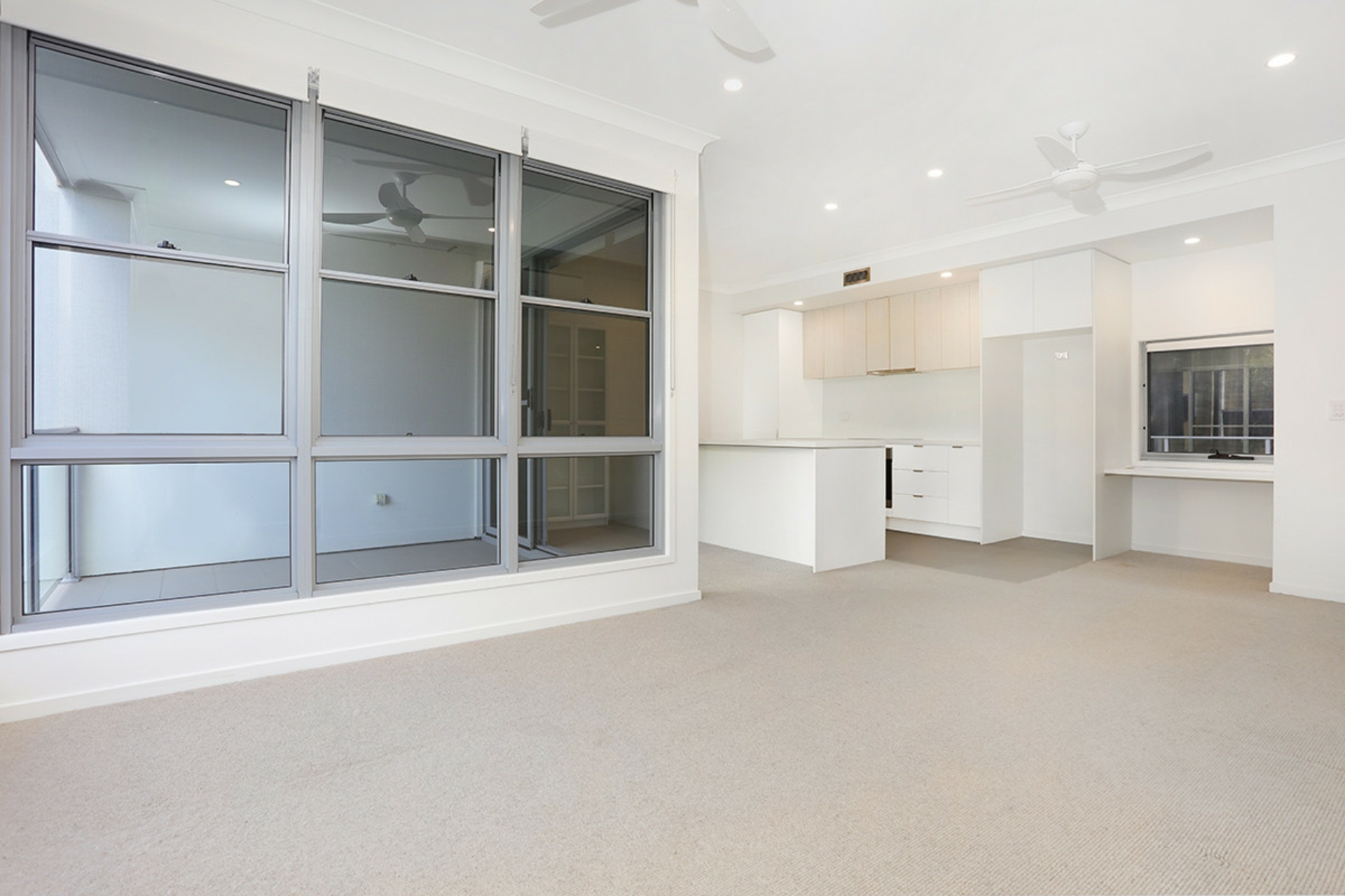 49/2 Town Centre Close, CARRARA