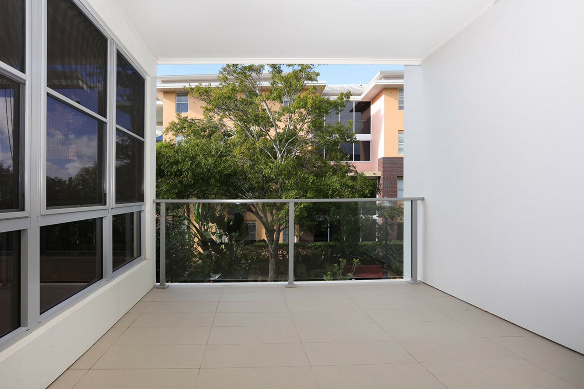 49/2 Town Centre Close, CARRARA