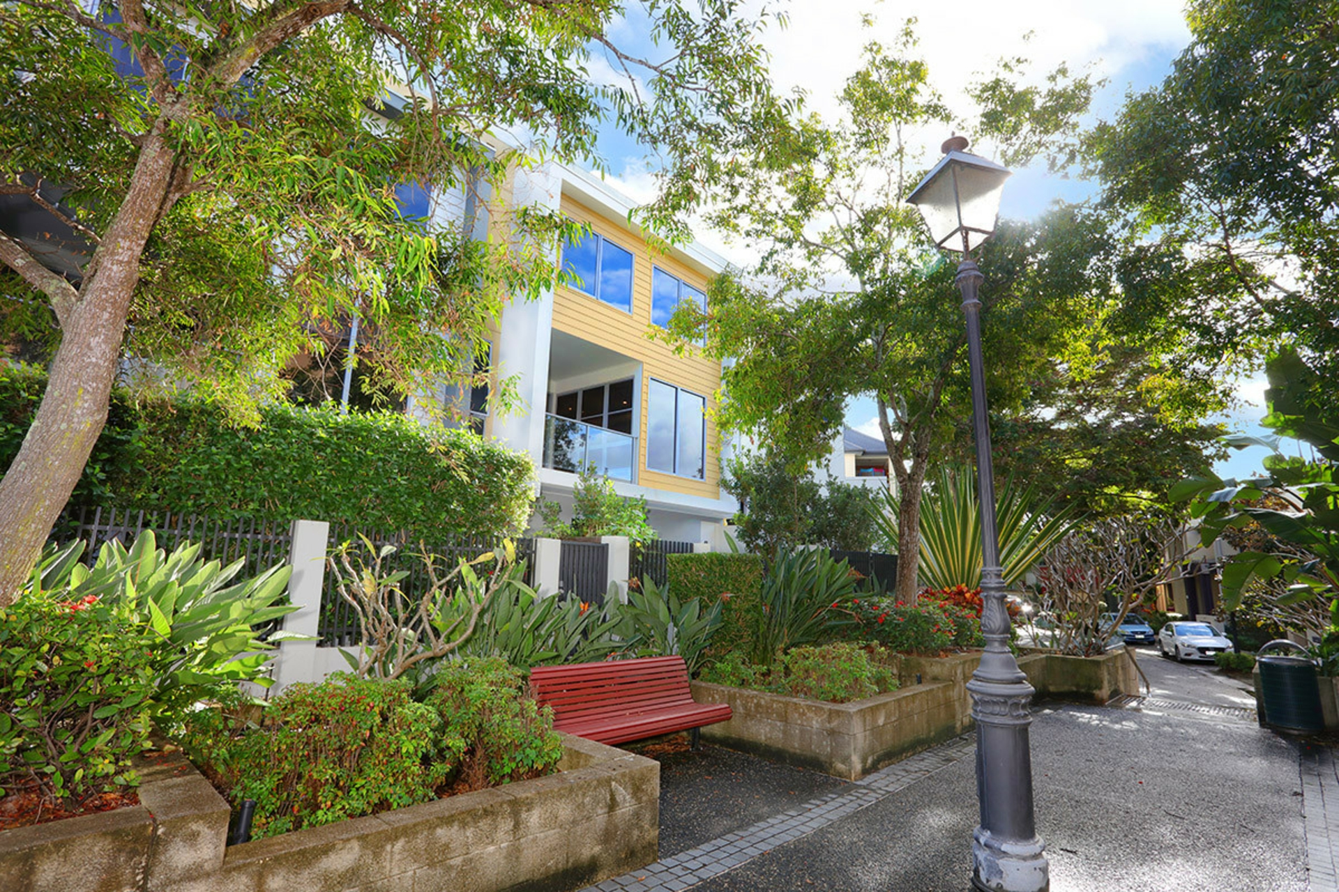 49/2 Town Centre Close, CARRARA