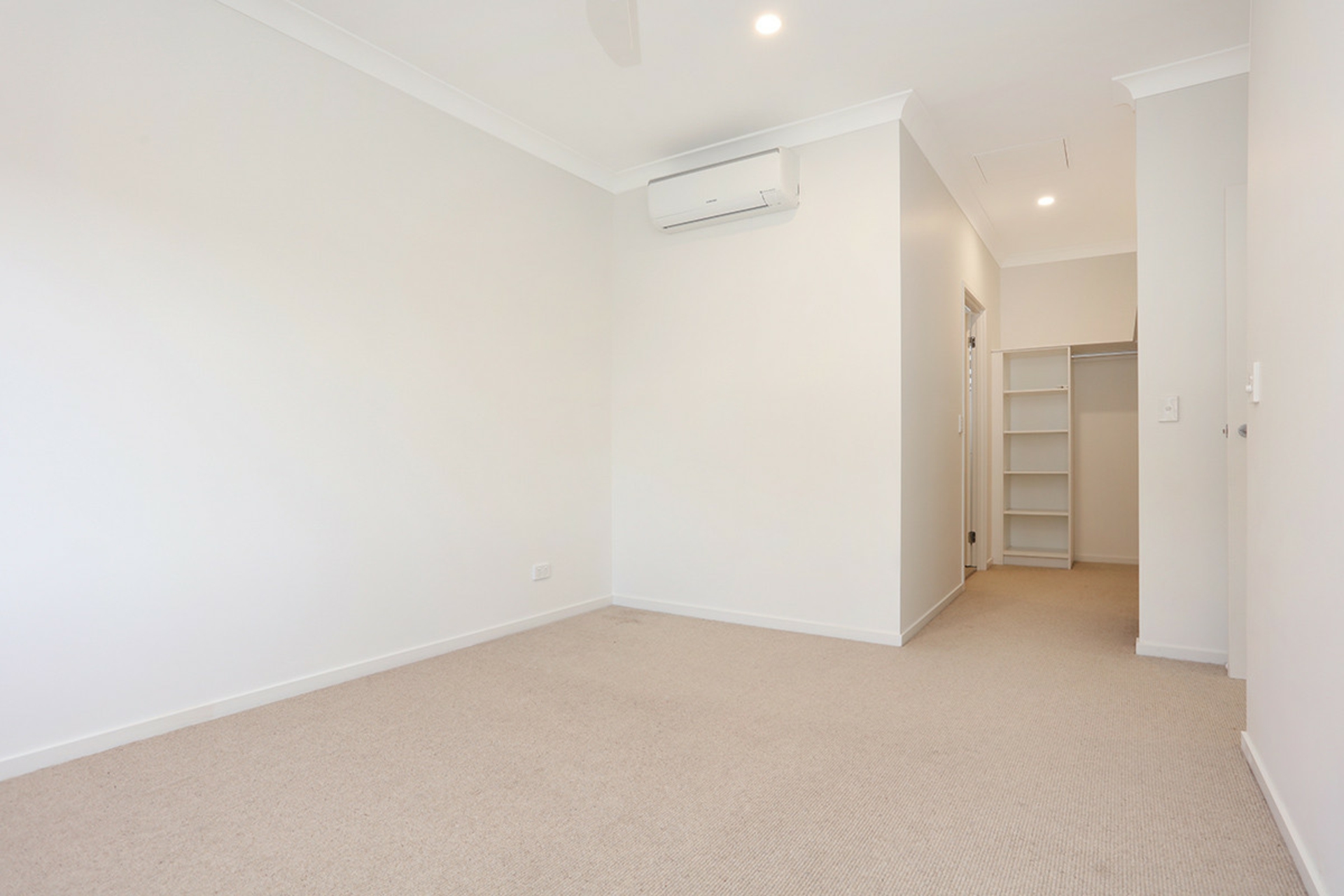 49/2 Town Centre Close, CARRARA