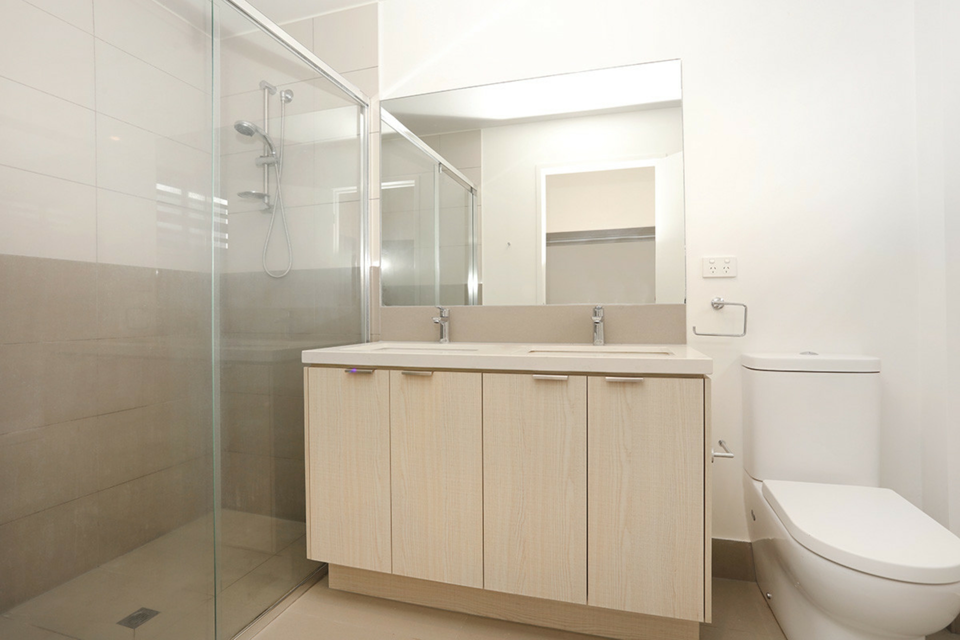 49/2 Town Centre Close, CARRARA