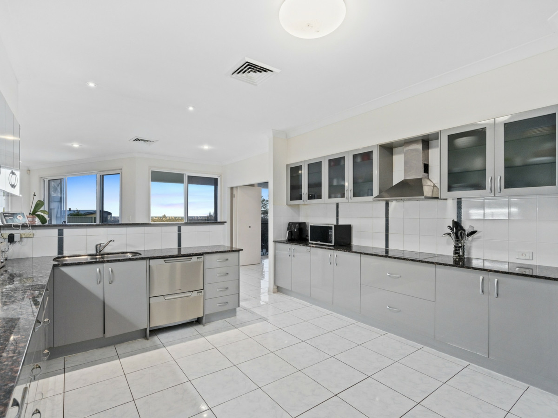 11 Chevron Rise, HIGHLAND PARK