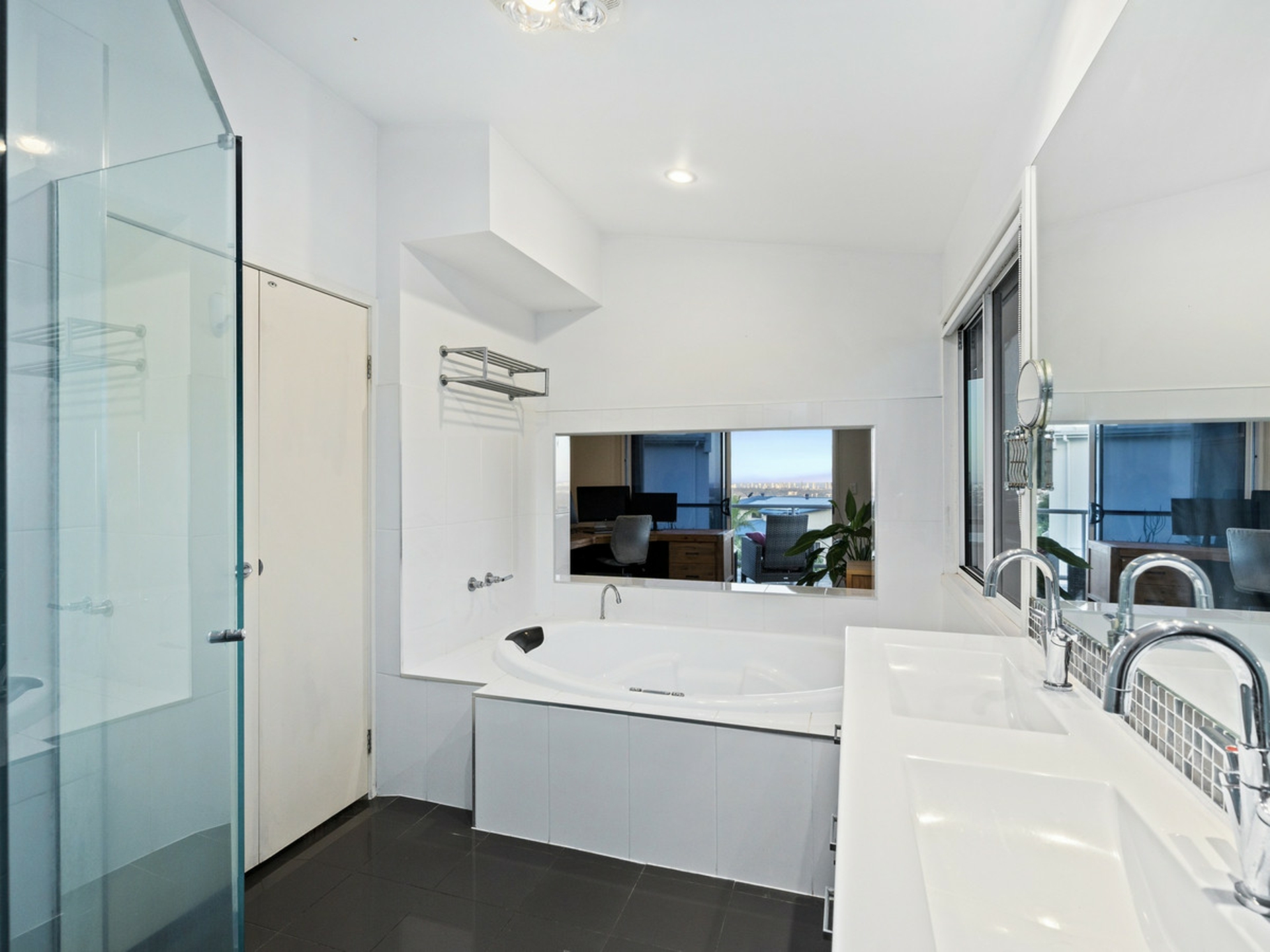 11 Chevron Rise, HIGHLAND PARK