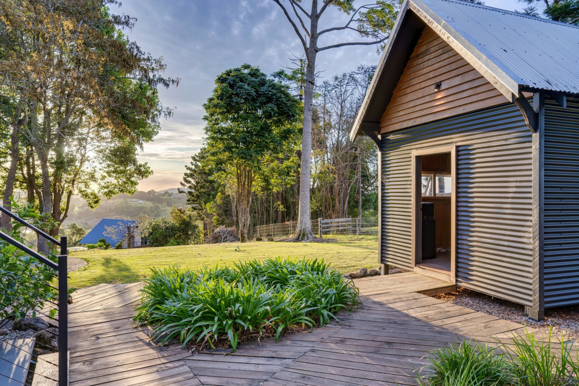 7 Poplar Court, BEECHMONT