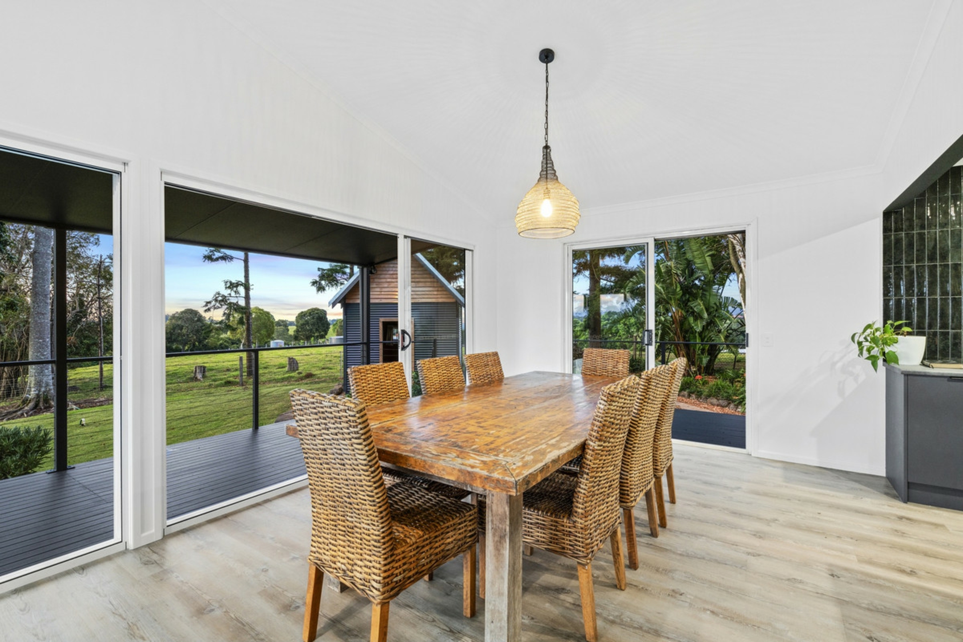 7 Poplar Court, BEECHMONT
