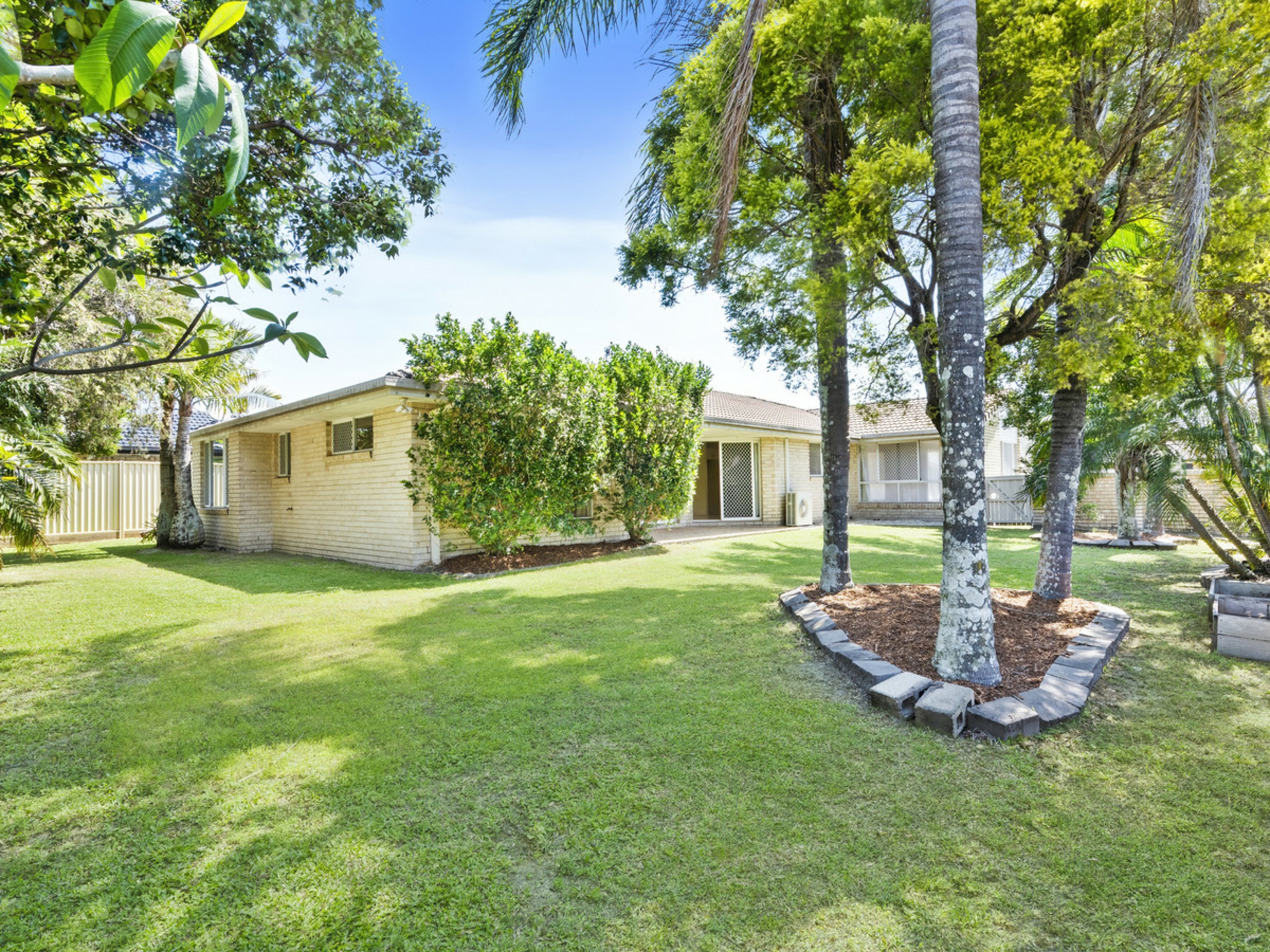 78 Coronet Crescent, BURLEIGH WATERS