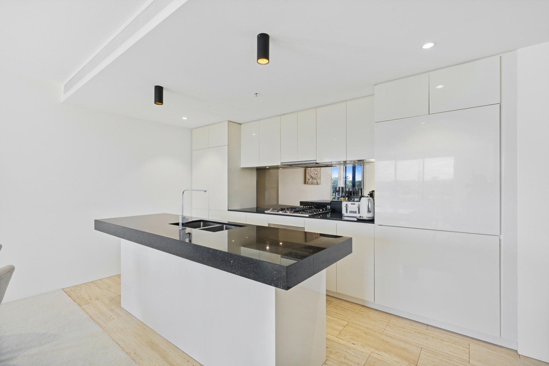 407W/1 Marina Drive, BENOWA