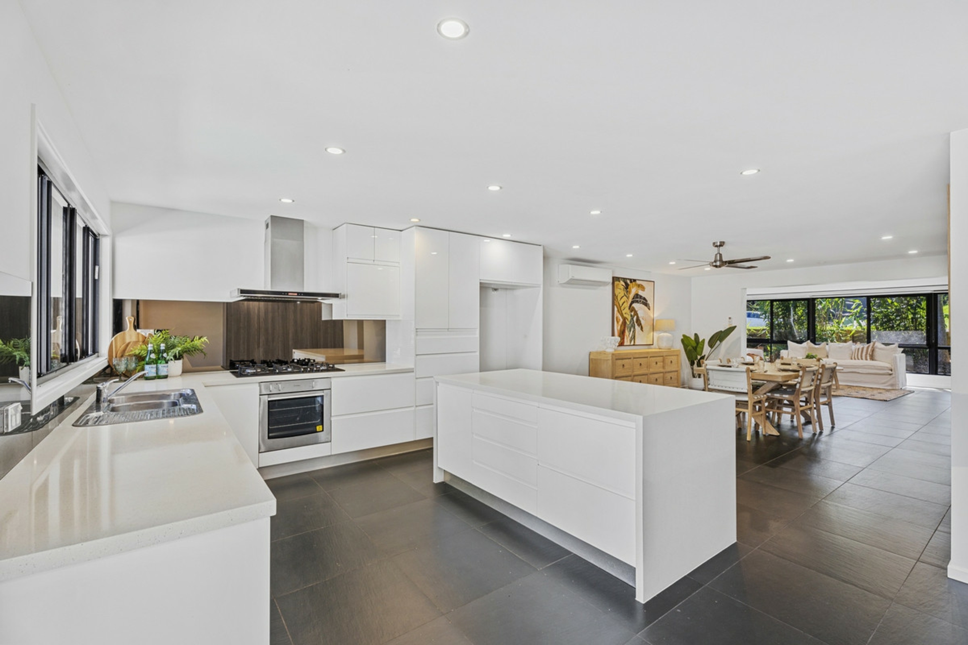 25 Alison Road, CARRARA