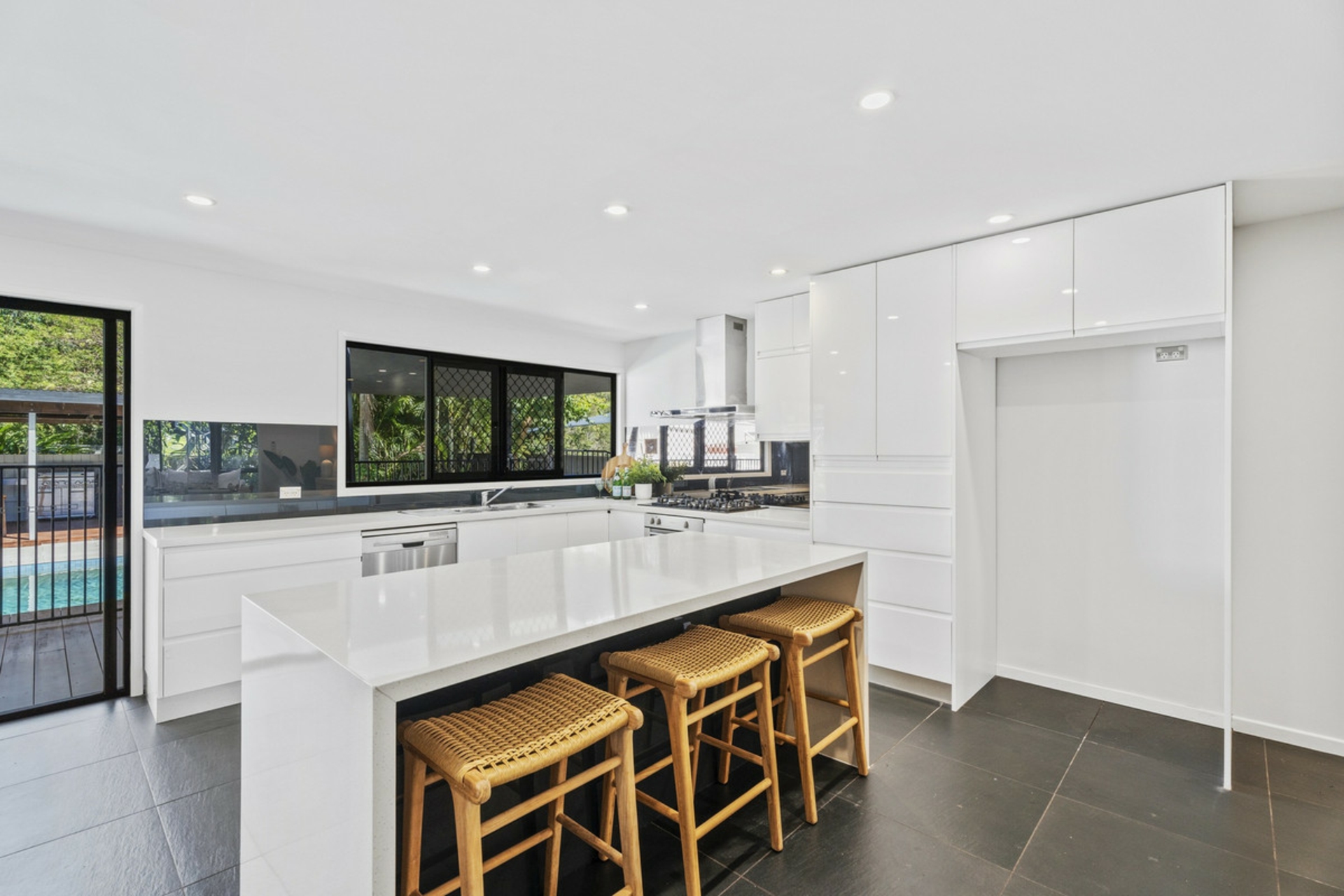 25 Alison Road, CARRARA