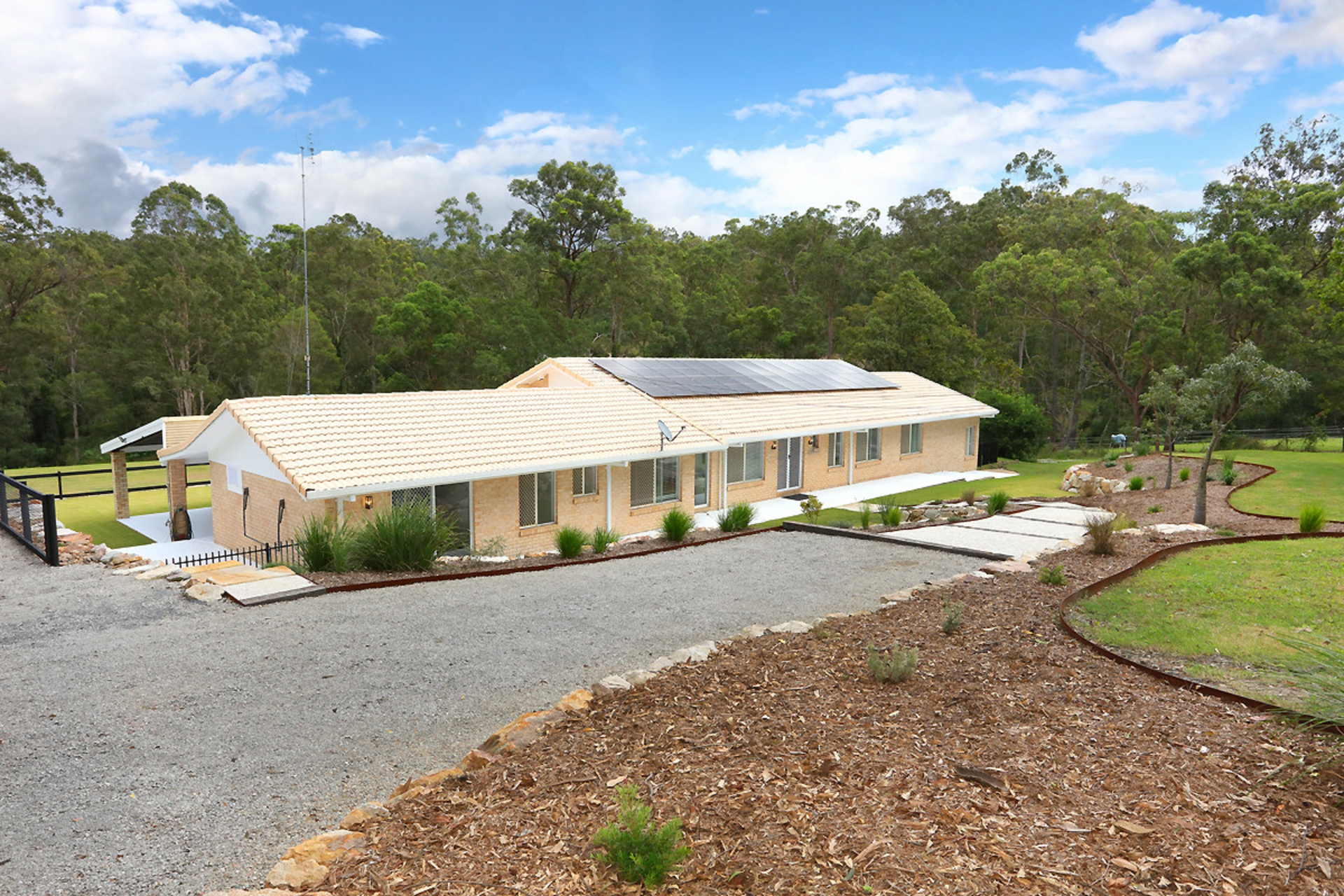 142 Country Crescent, NERANG