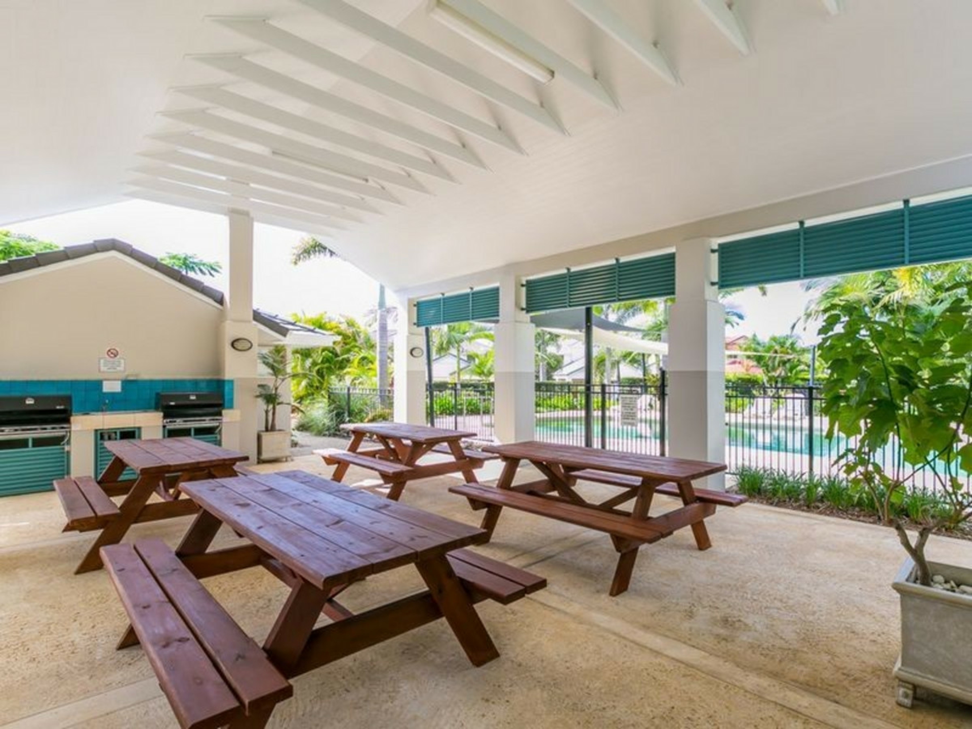 18/11 Eden Court, NERANG