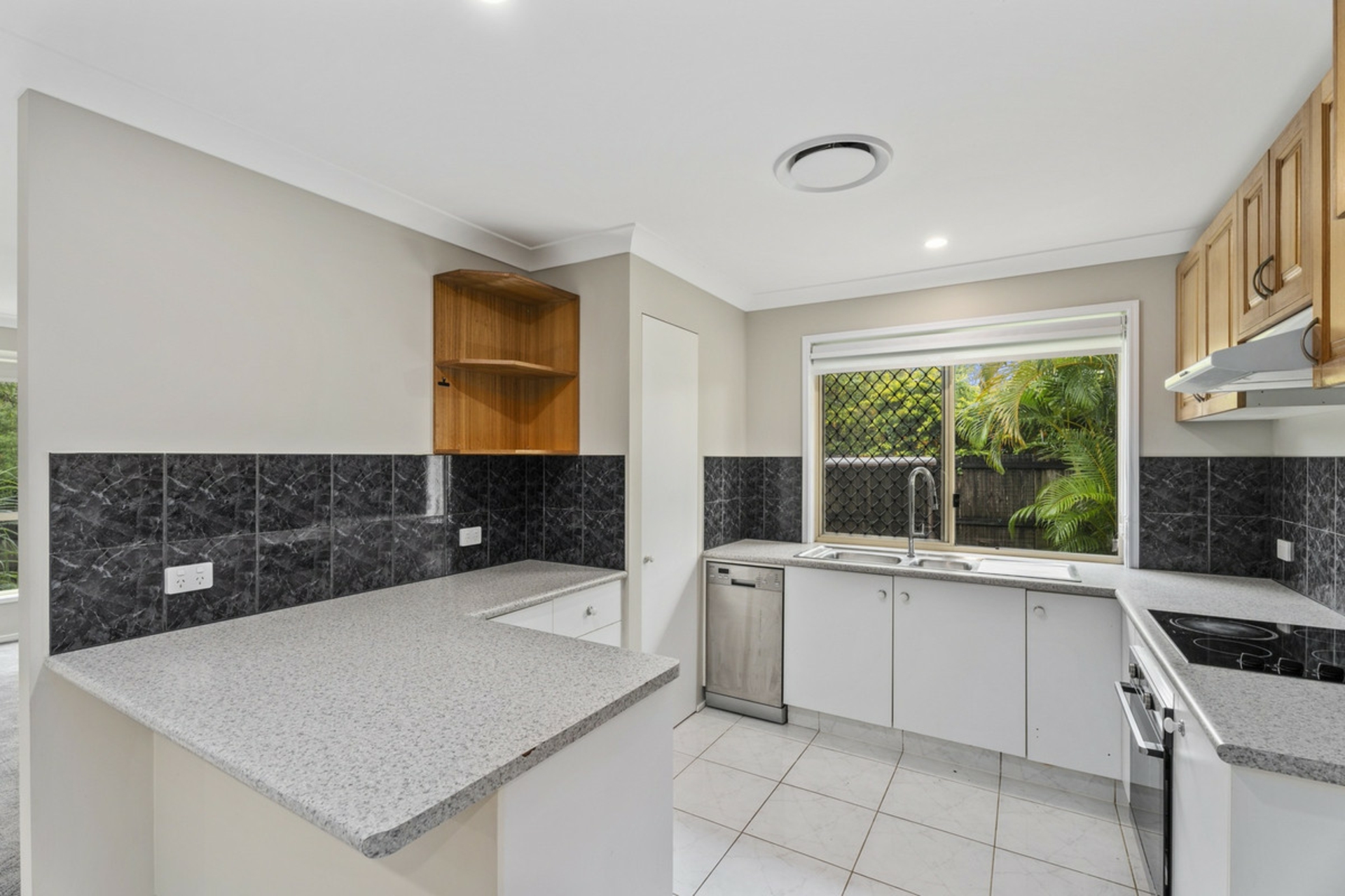 8 Essex Court, NERANG