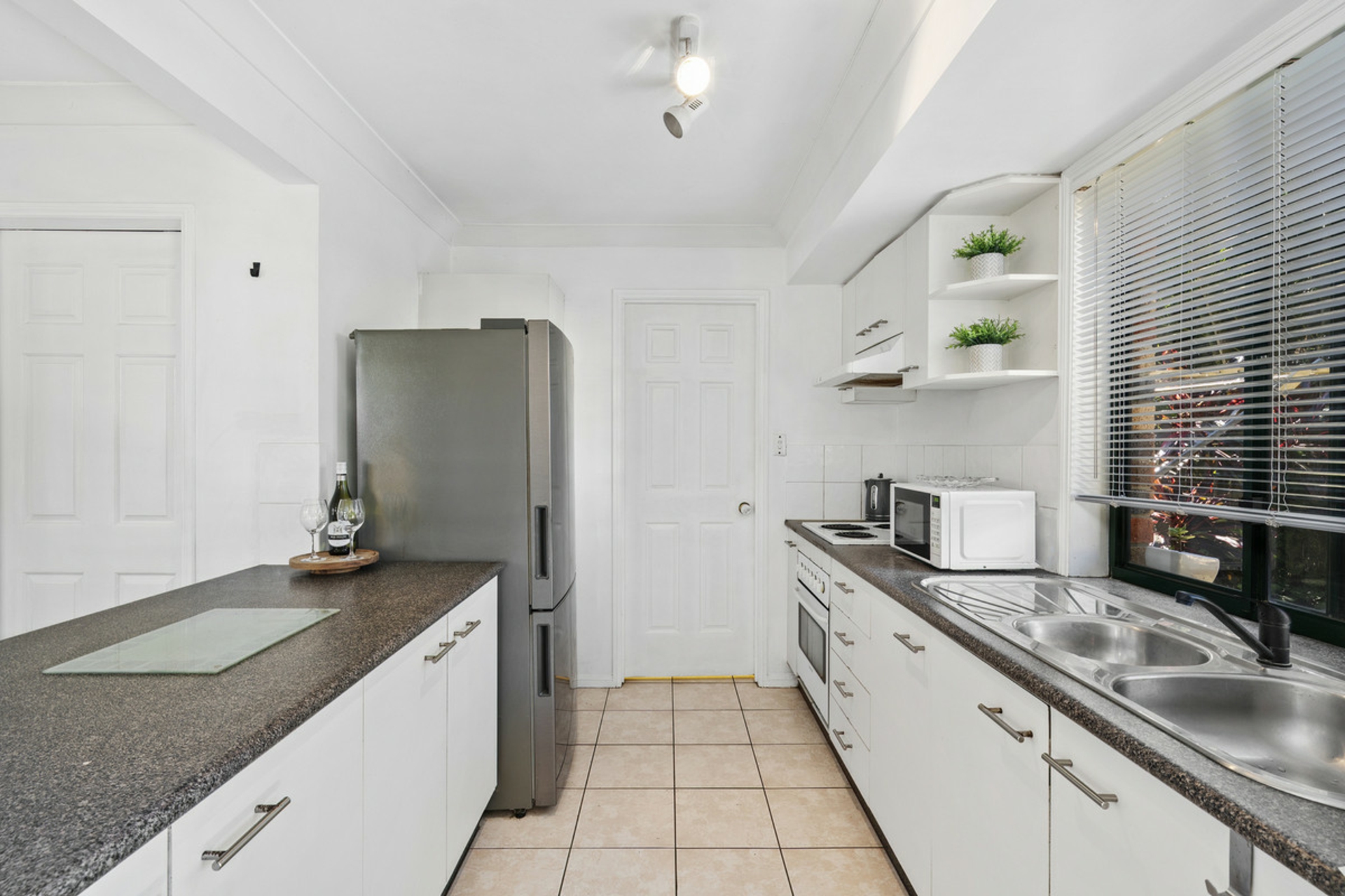 4/3 Karri Court, BURLEIGH HEADS