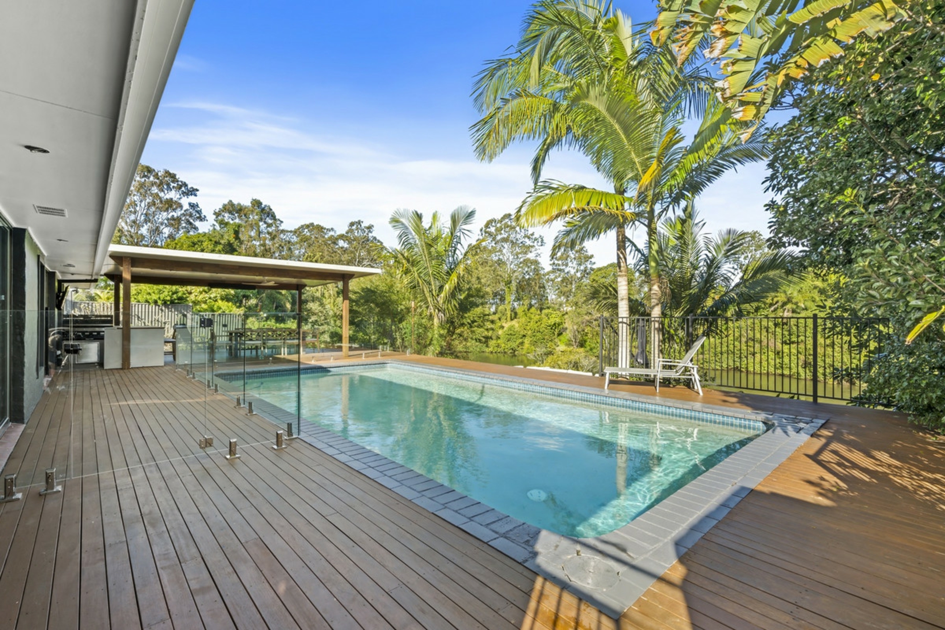 53 Nerang River Drive, NERANG