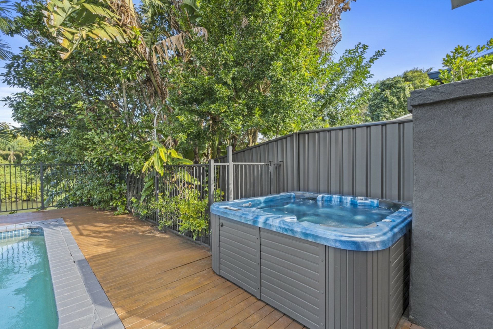53 Nerang River Drive, NERANG