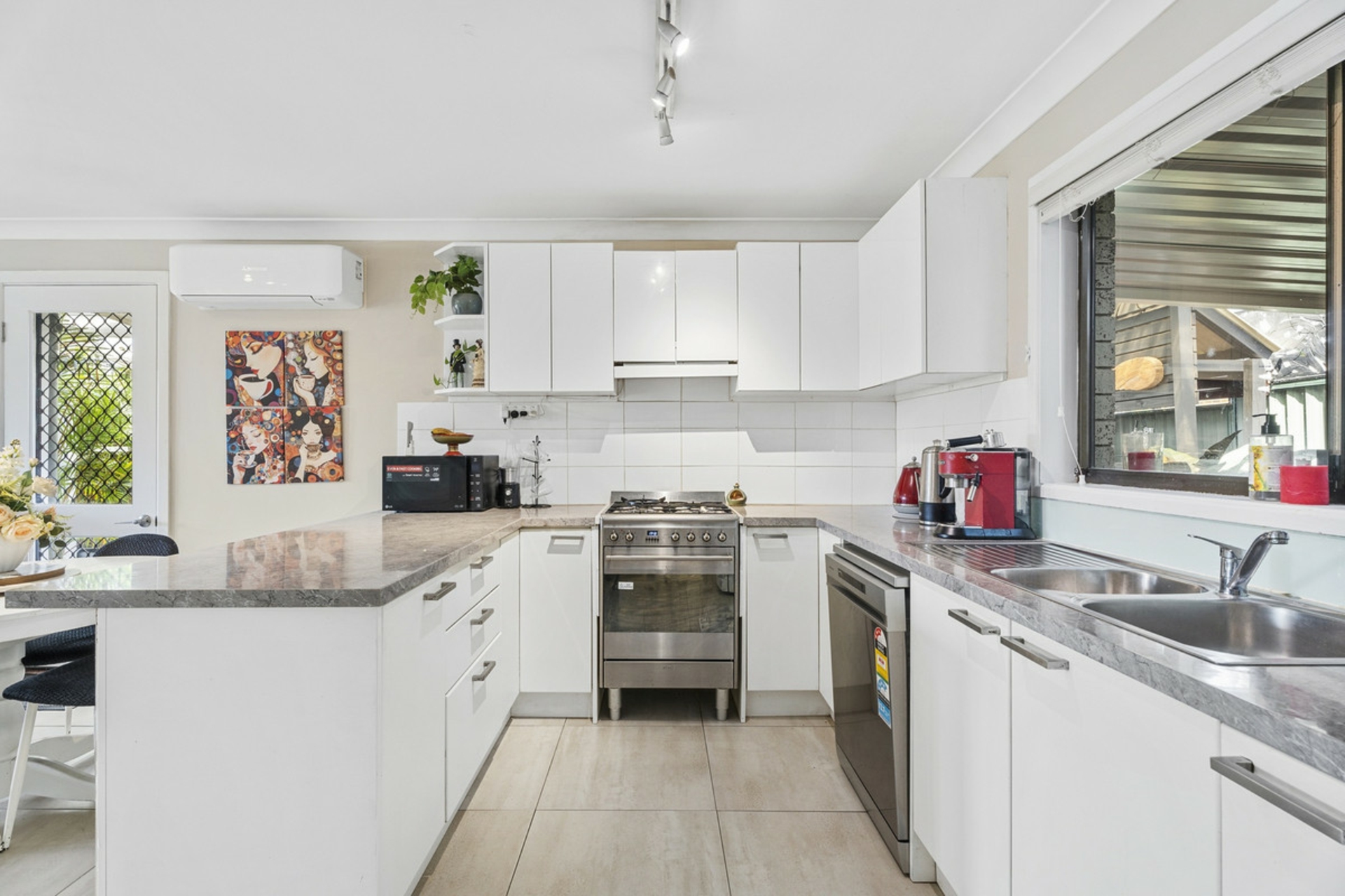 1/7 Vona Place, Labrador