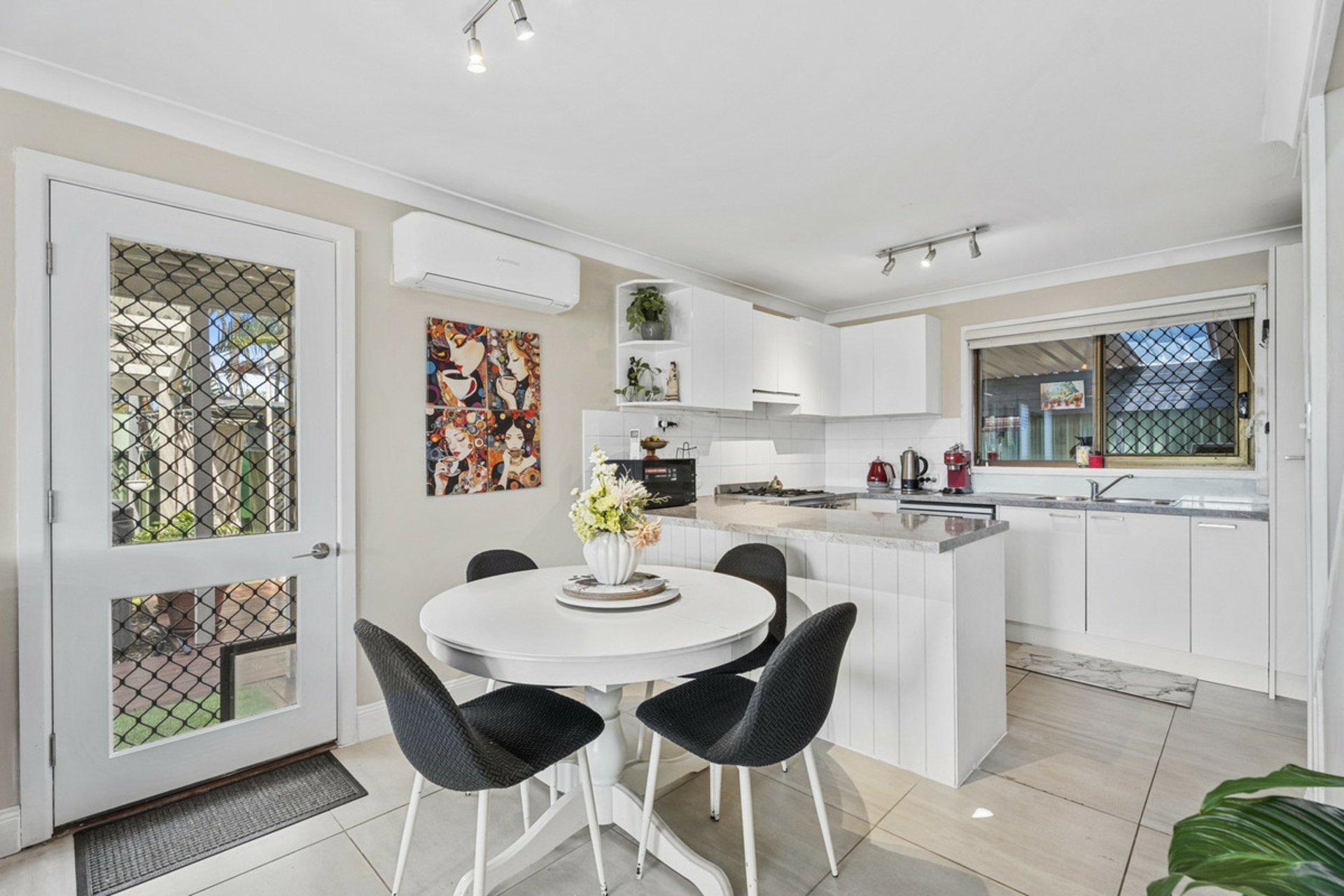 1/7 Vona Place, Labrador
