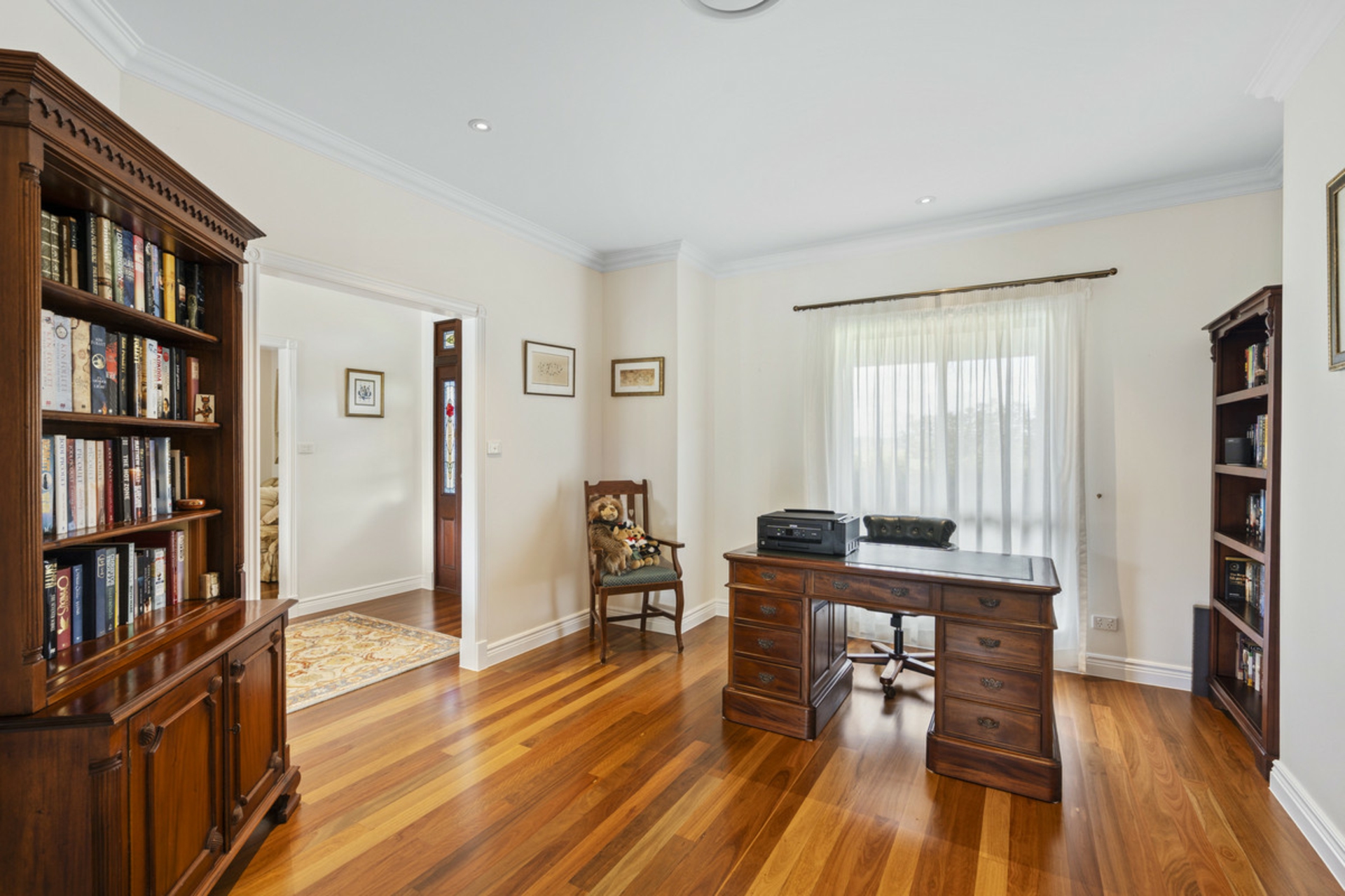 137 Gladrose Crescent — photo 17 of 30