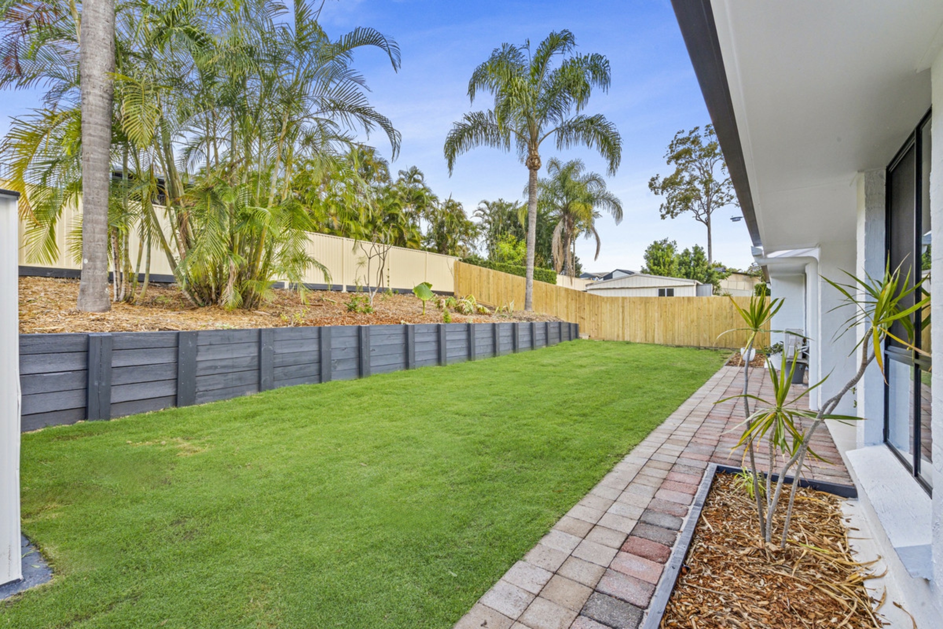6 Cozens Way — photo 3 of 30