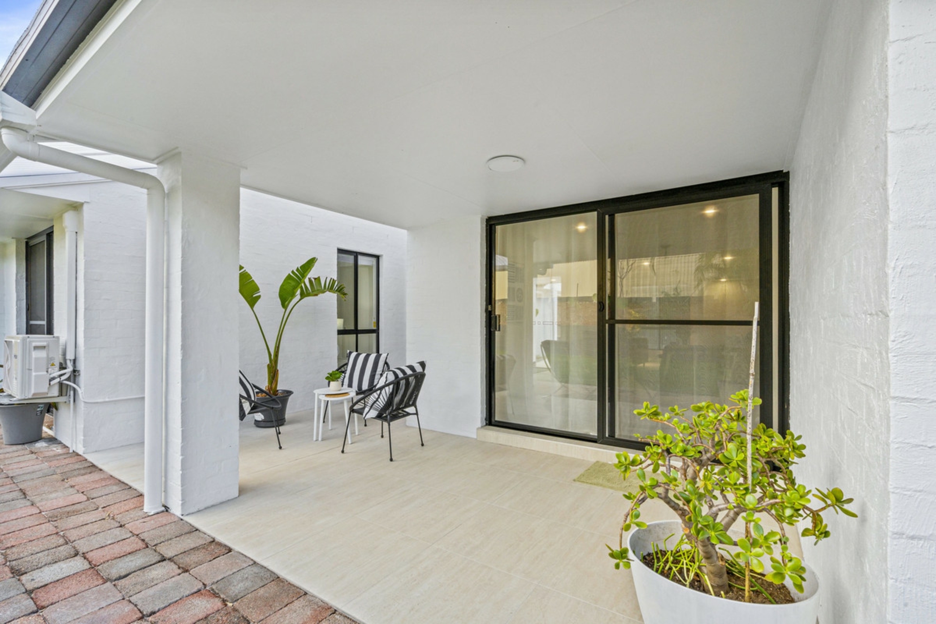 6 Cozens Way — photo 4 of 30