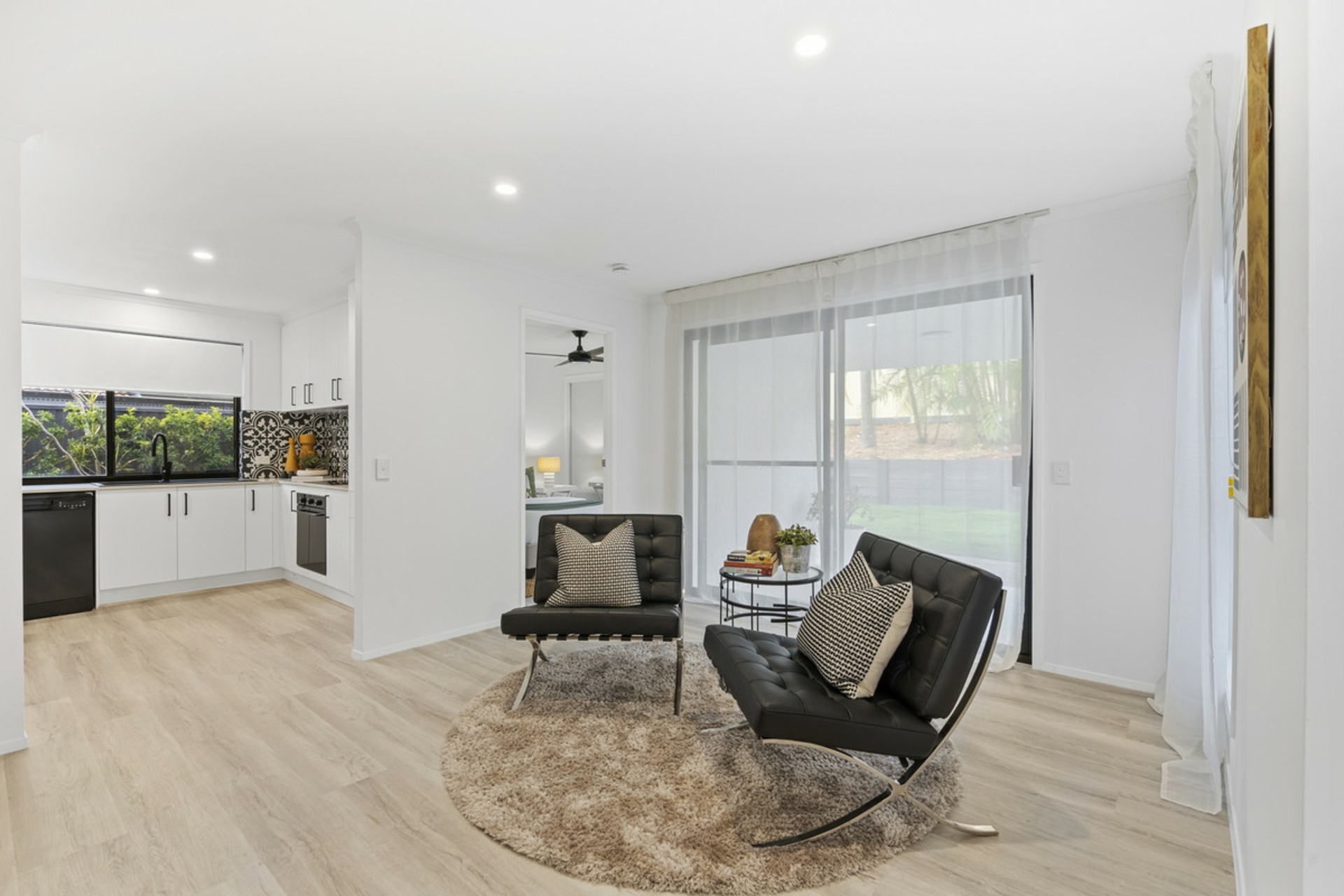 6 Cozens Way — photo 7 of 30