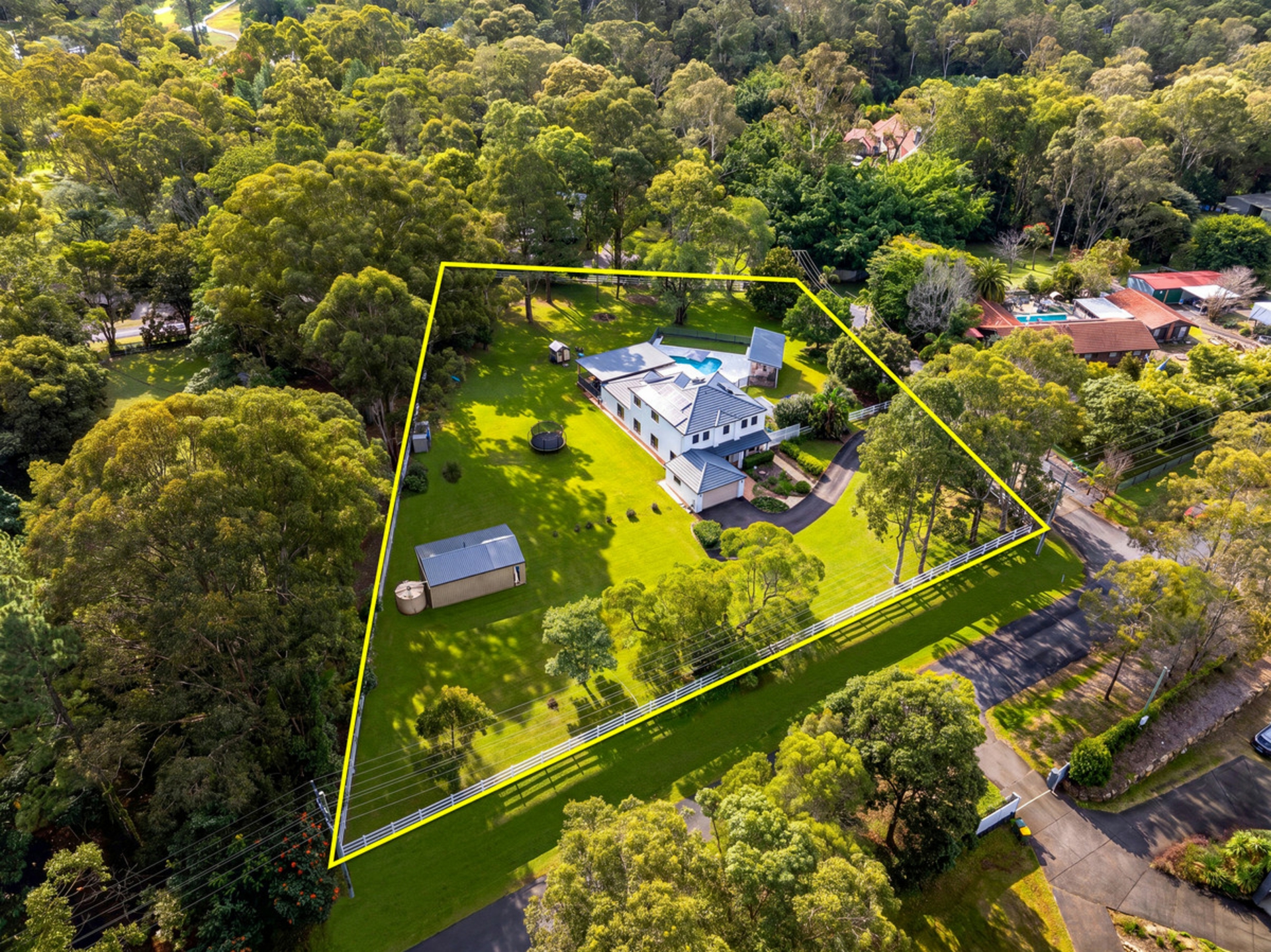31-35 Country Crescent — photo from LJ Hooker Nerang