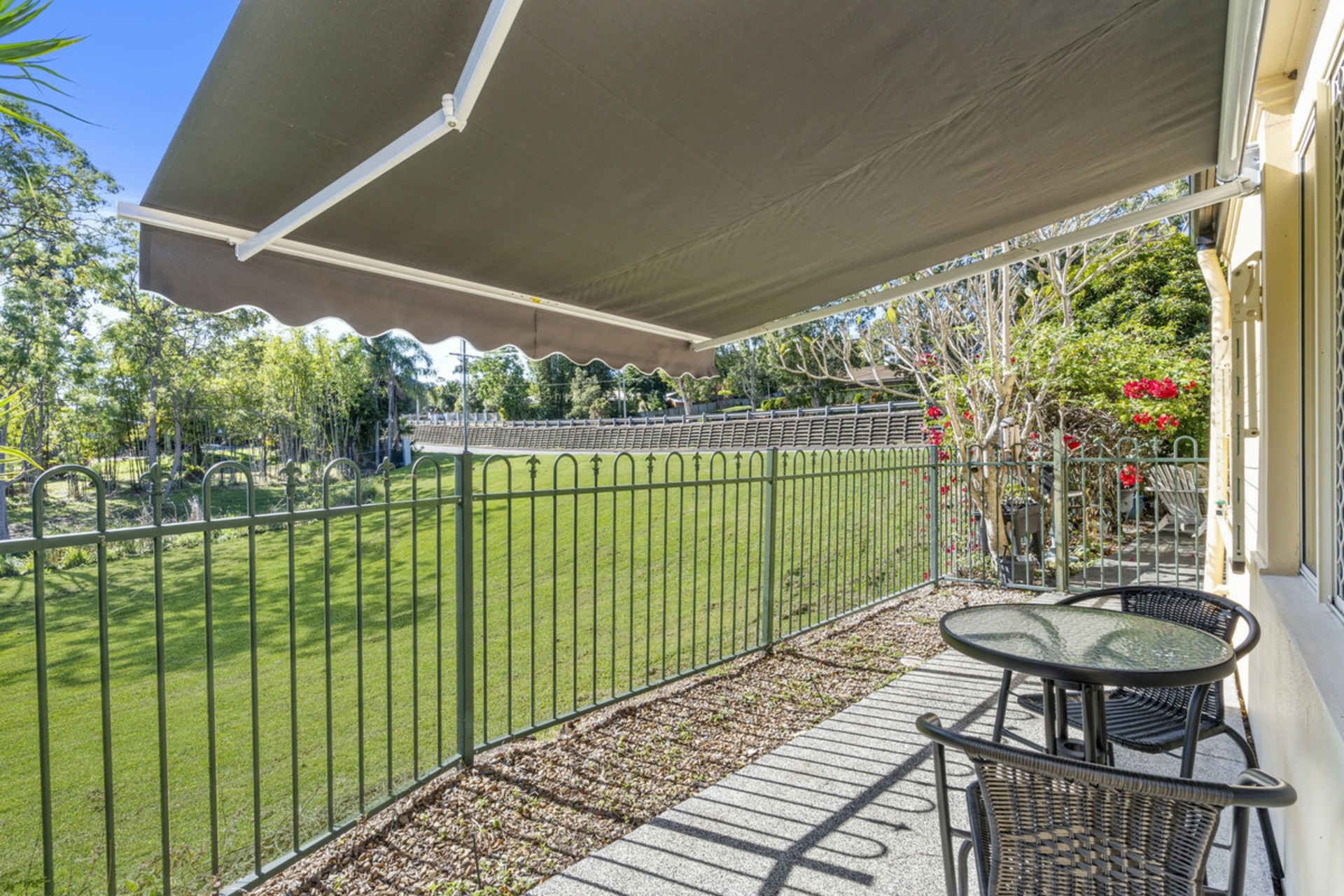 16/44 Helensvale Road — photo 10 of 17