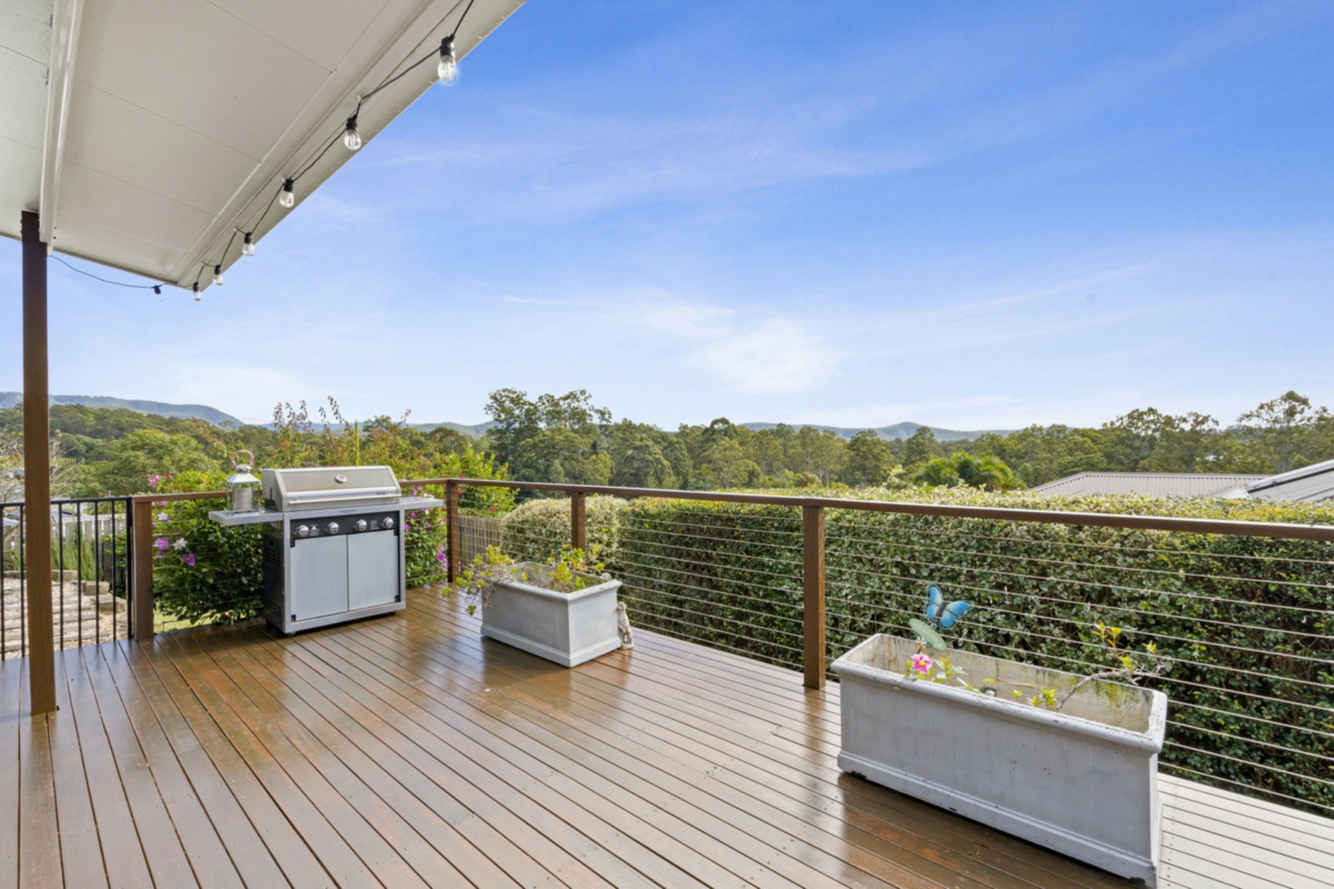 2 Drovers Avenue — photo from LJ Hooker Nerang