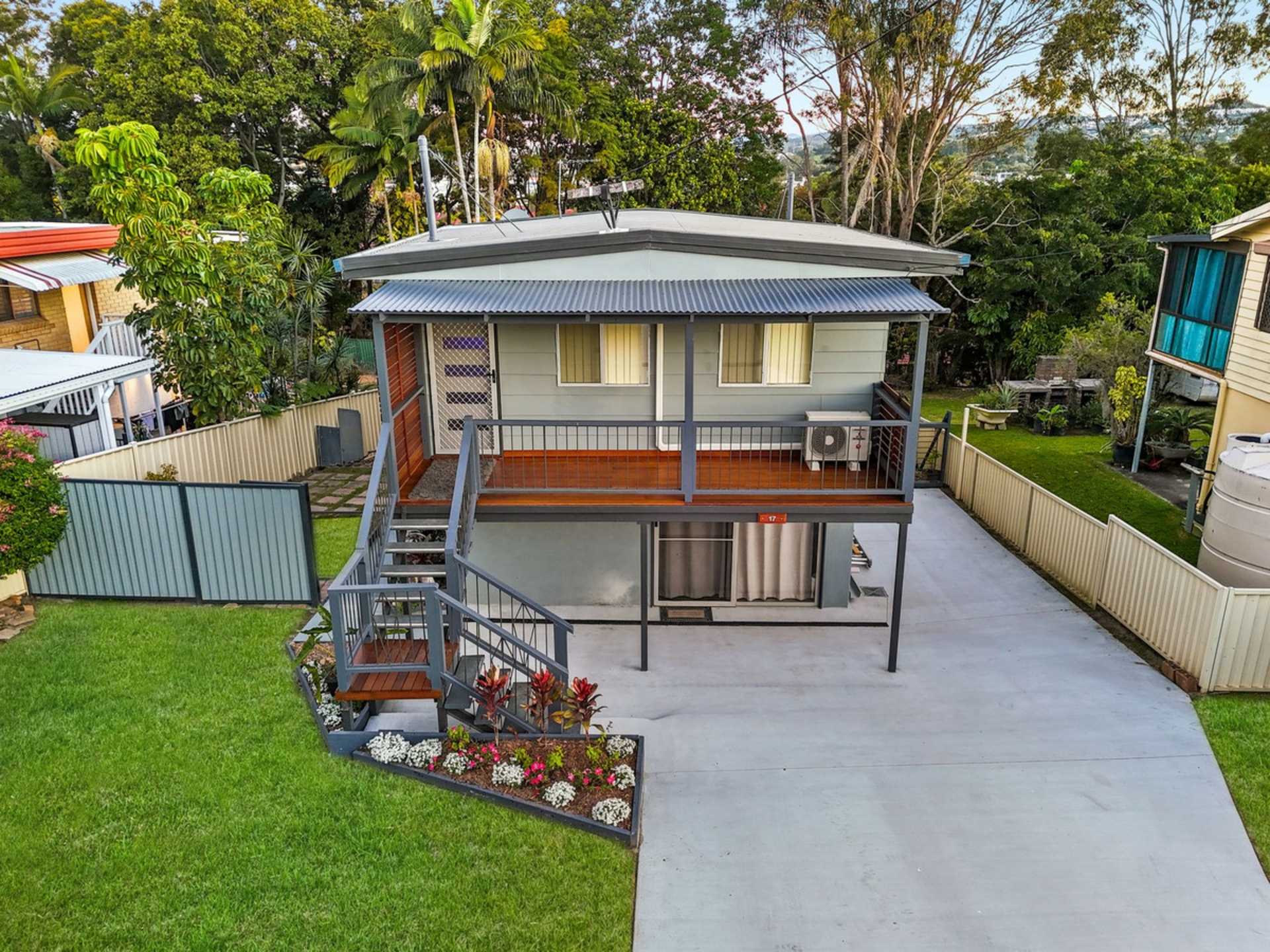 17 Nerang-Broadbeach Road — photo 2 of 22