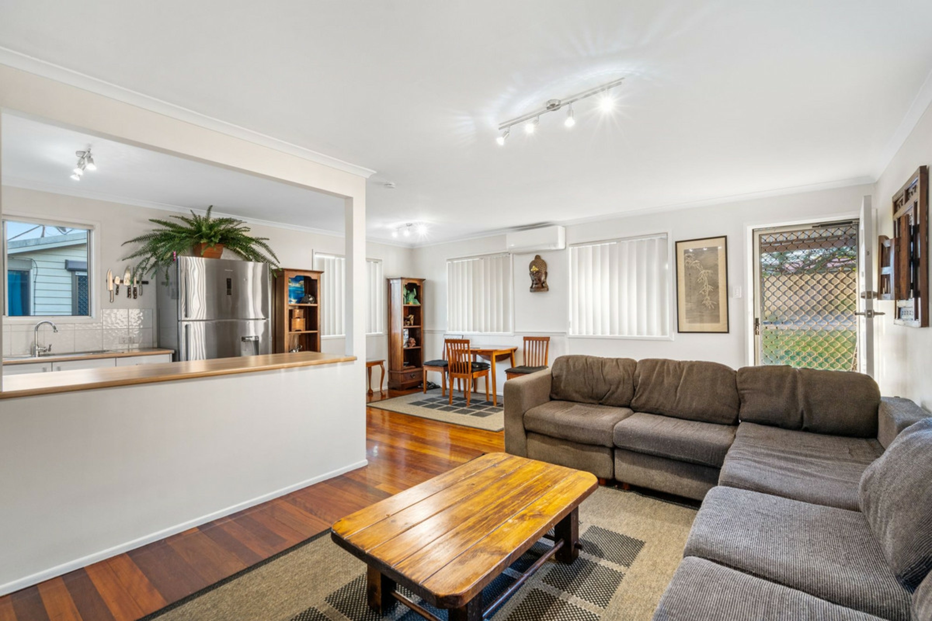 17 Nerang-Broadbeach Road — photo 5 of 22