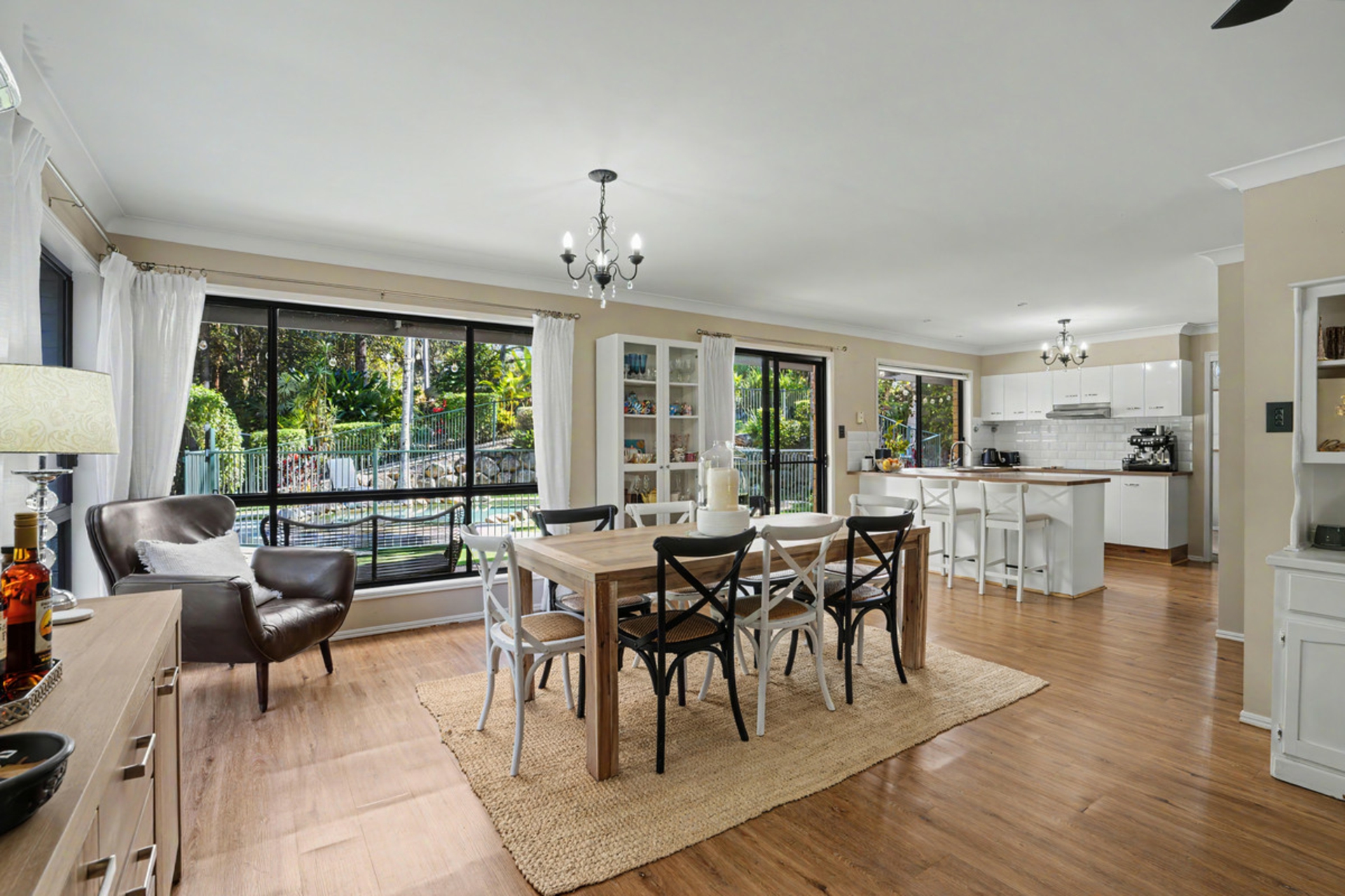 17 Lords Avenue — photo 2 of 28