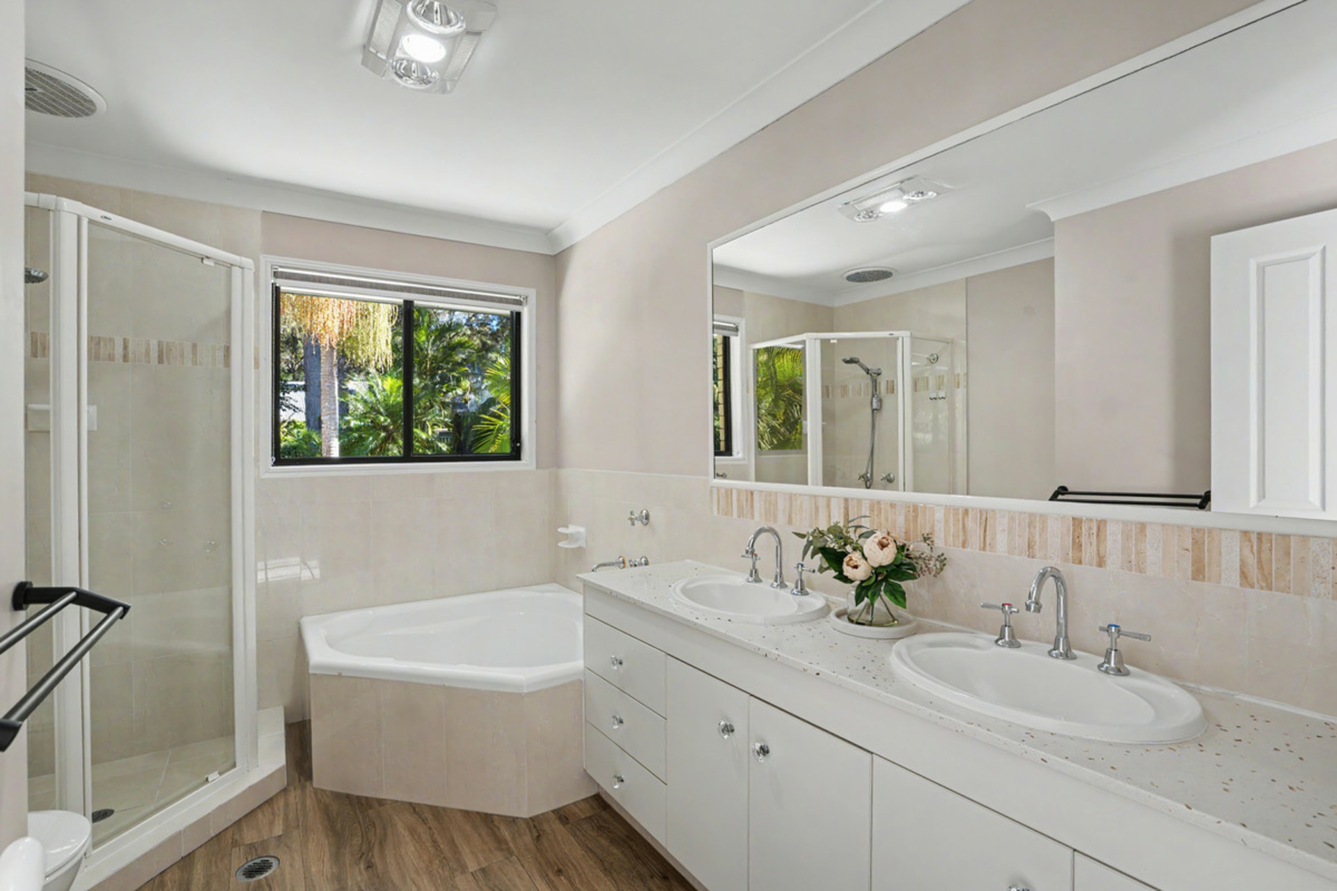 17 Lords Avenue — photo 11 of 28