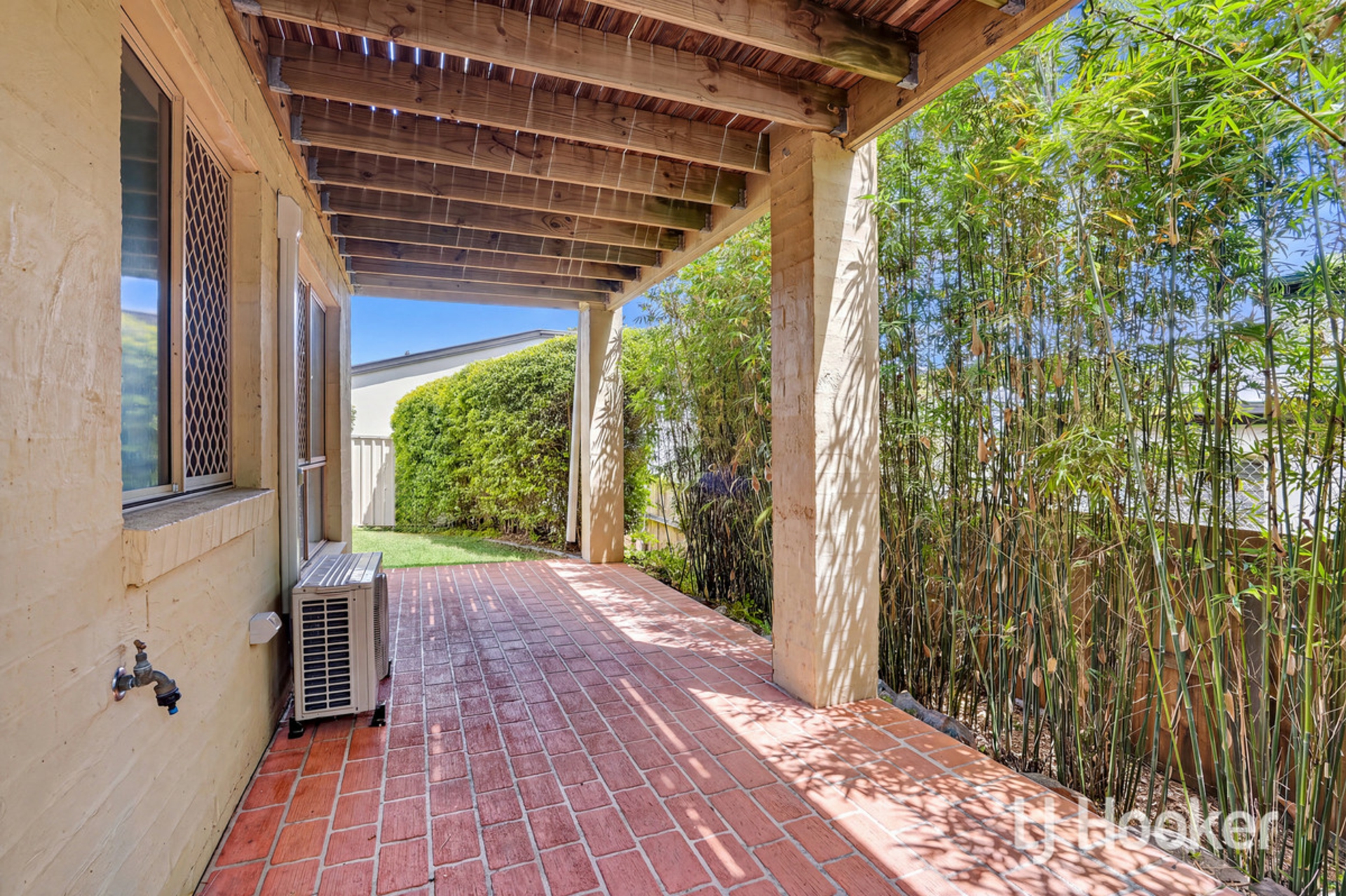 1/1 Van Brugge Court — photo 9 of 17