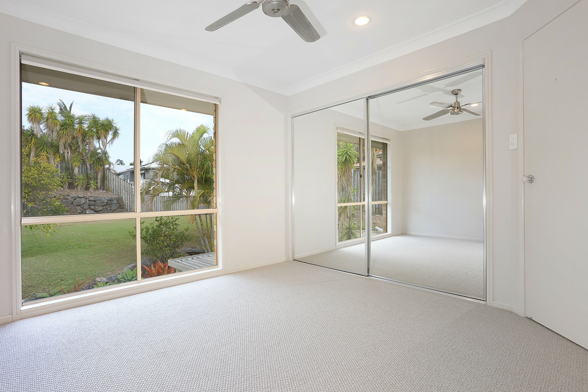 7 Angourie Crescent — photo 8 of 13