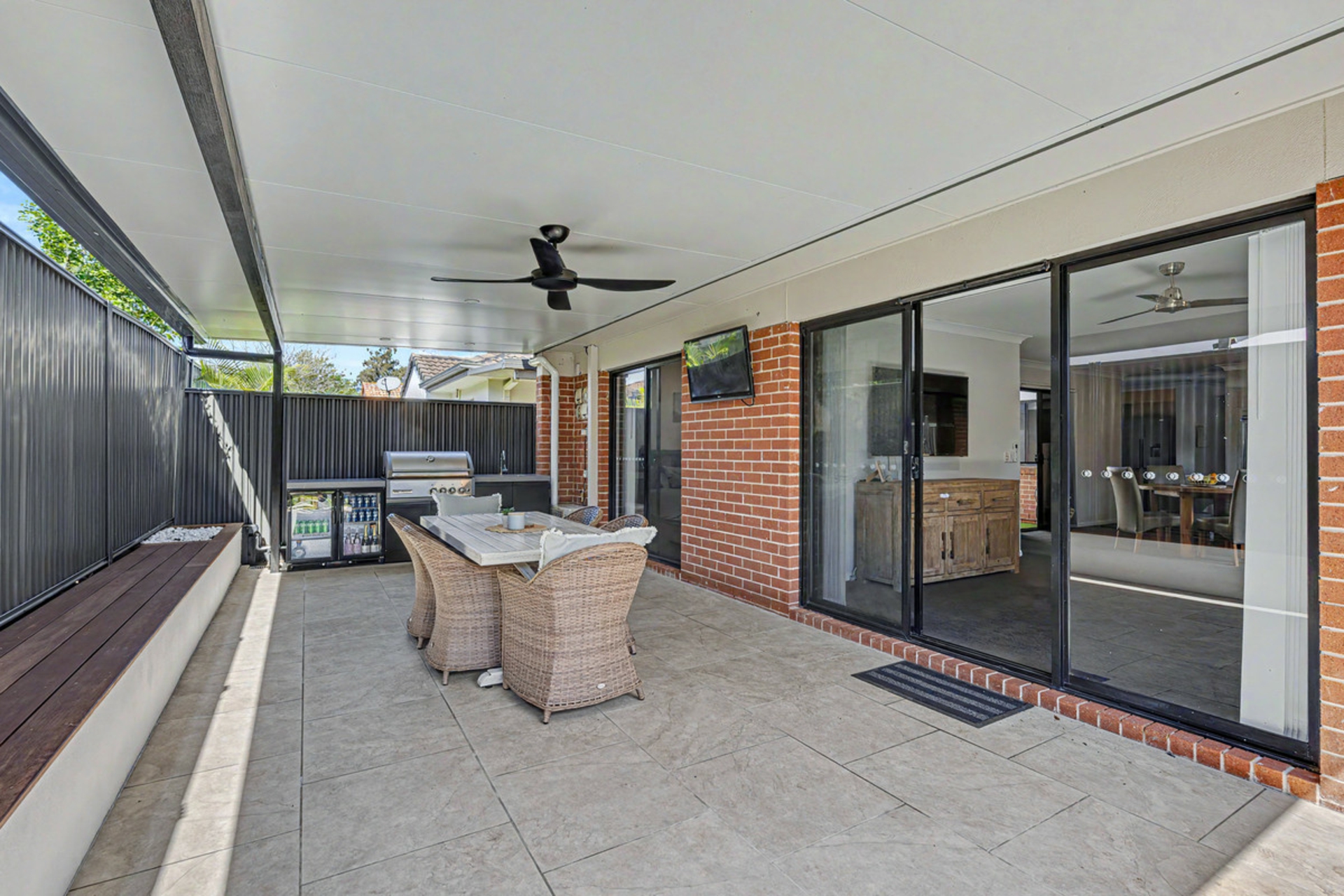 52a/64 Gilston Road — photo from LJ Hooker Nerang